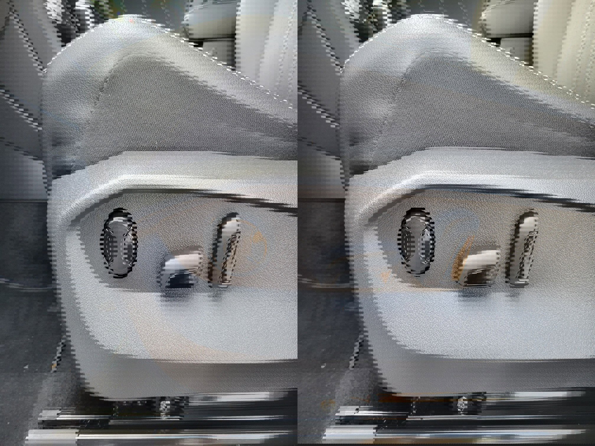 2023 Volkswagen Tiguan SE R-Line Black photo 3