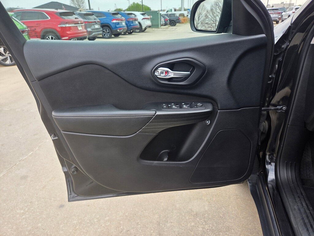 Used 2016 Jeep Cherokee Sport 4x4 SUV