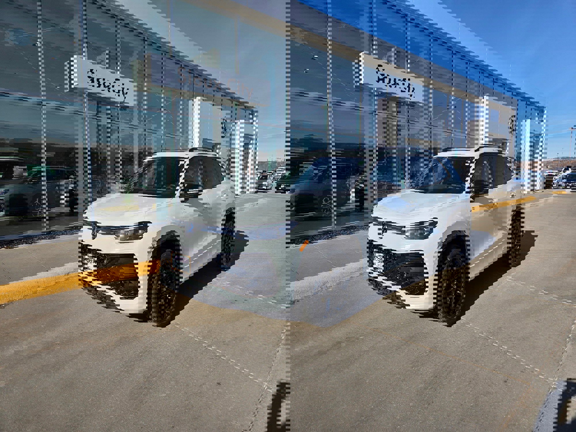 2026 Volkswagen Tiguan SE R-LINE BLACK's photo