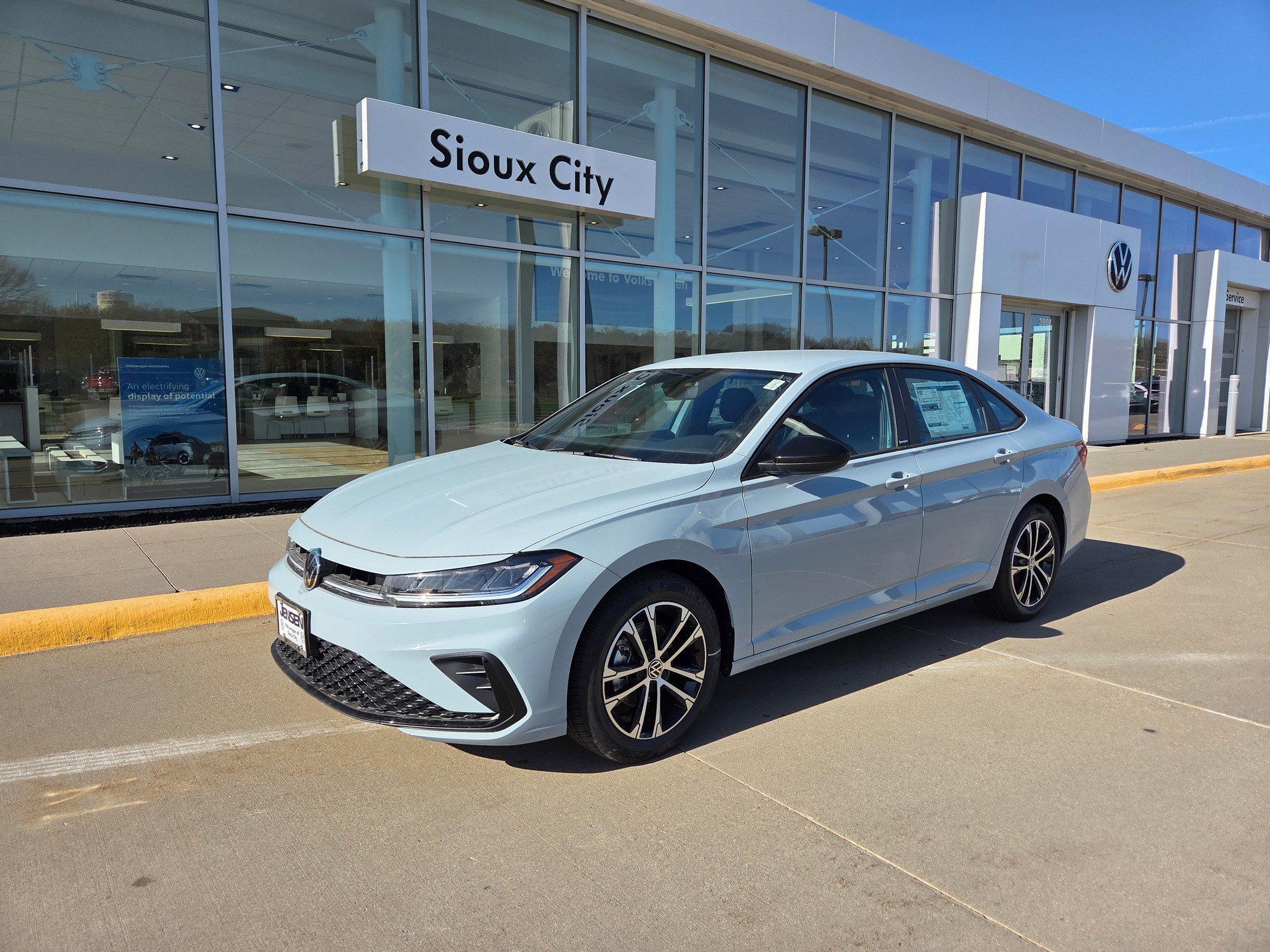 2025 Volkswagen Jetta Sport's photo