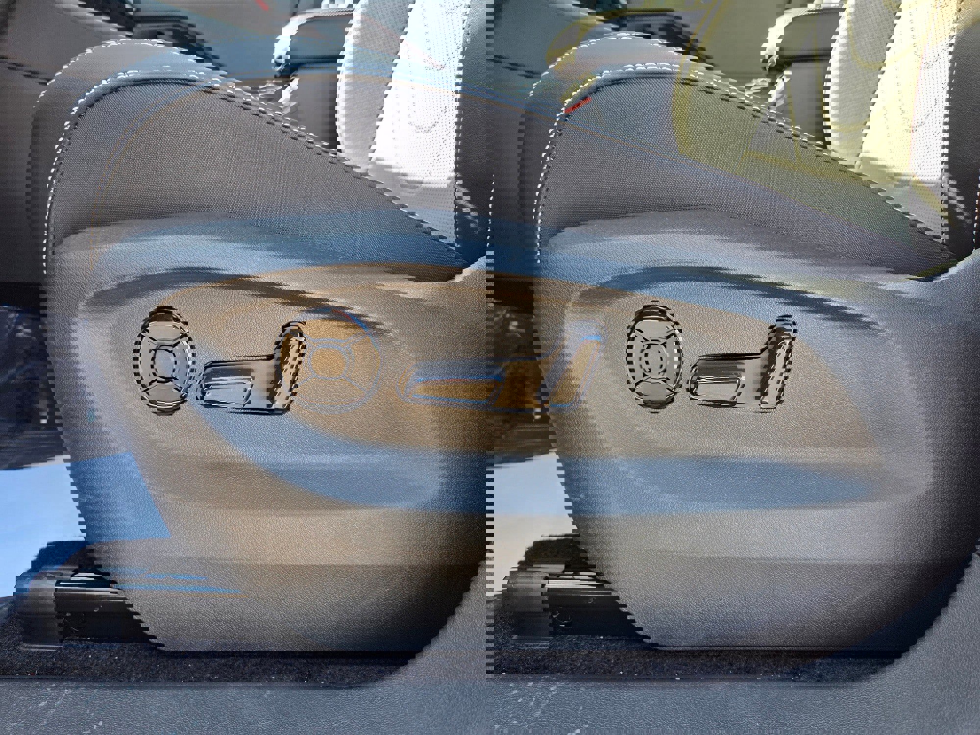 2025 Volkswagen Tiguan SE R-Line Black photo 4