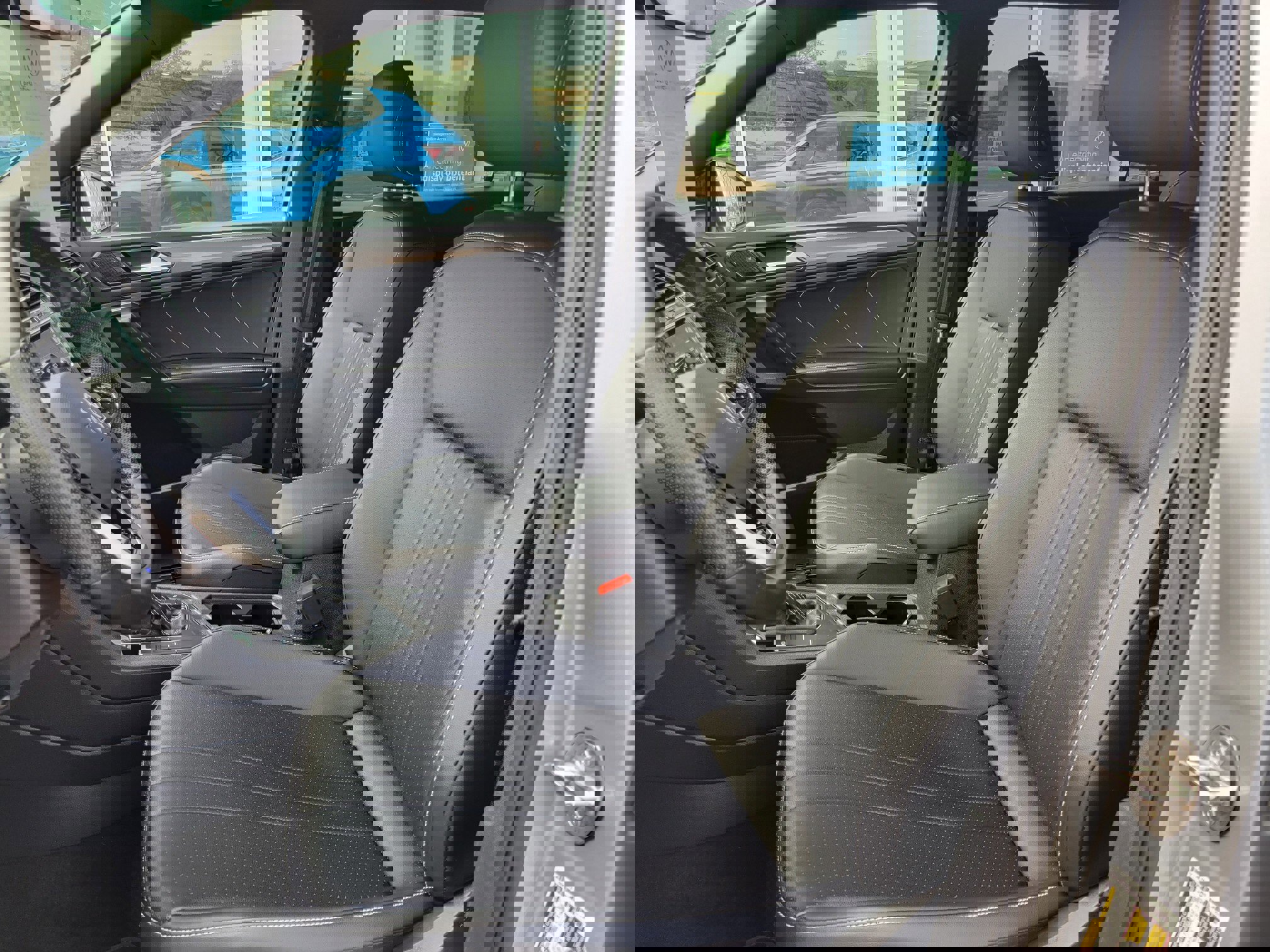 2023 Volkswagen Tiguan SE R-Line Black photo 2