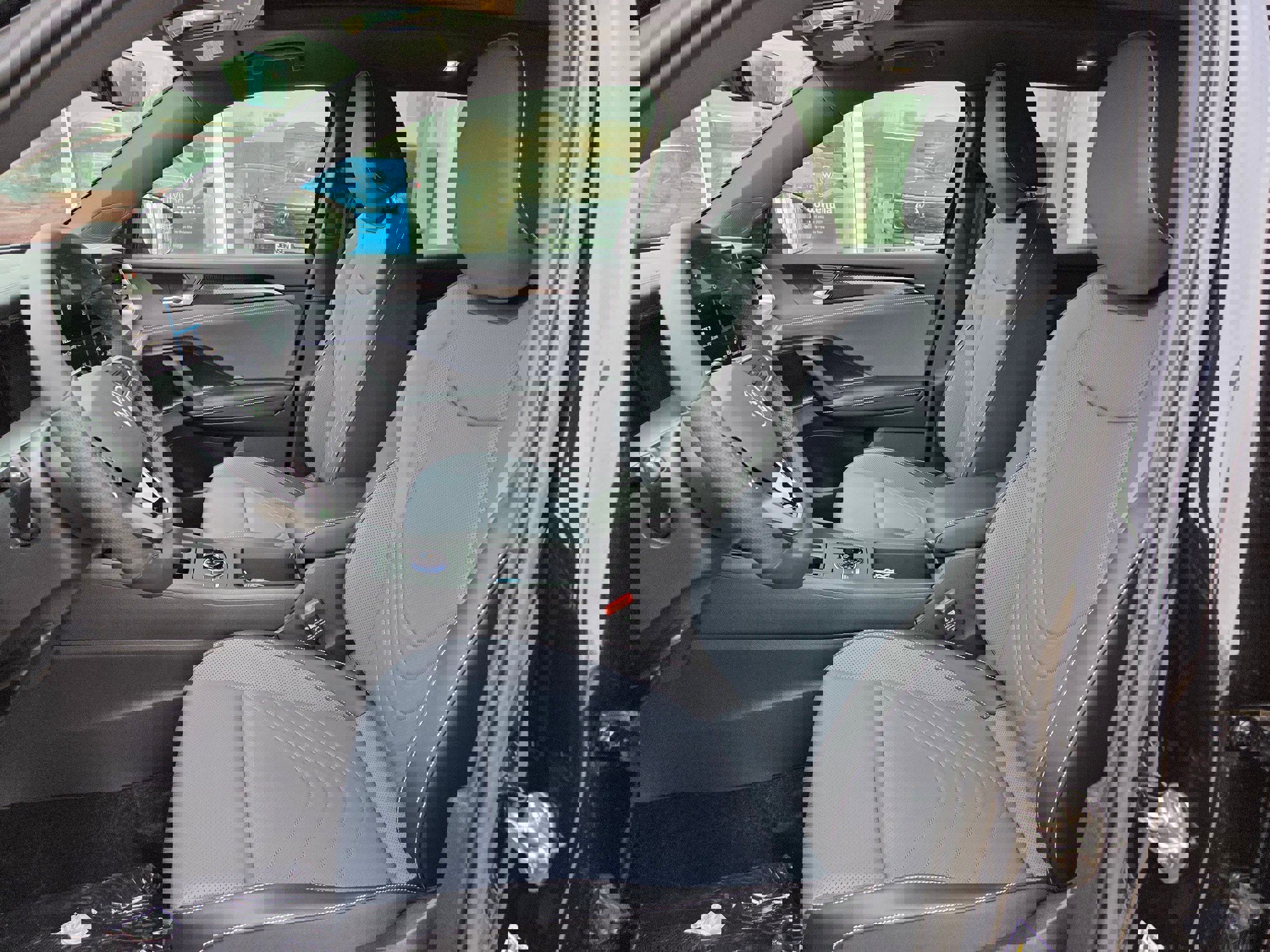 2026 Volkswagen Tiguan SE R-Line Black photo 2