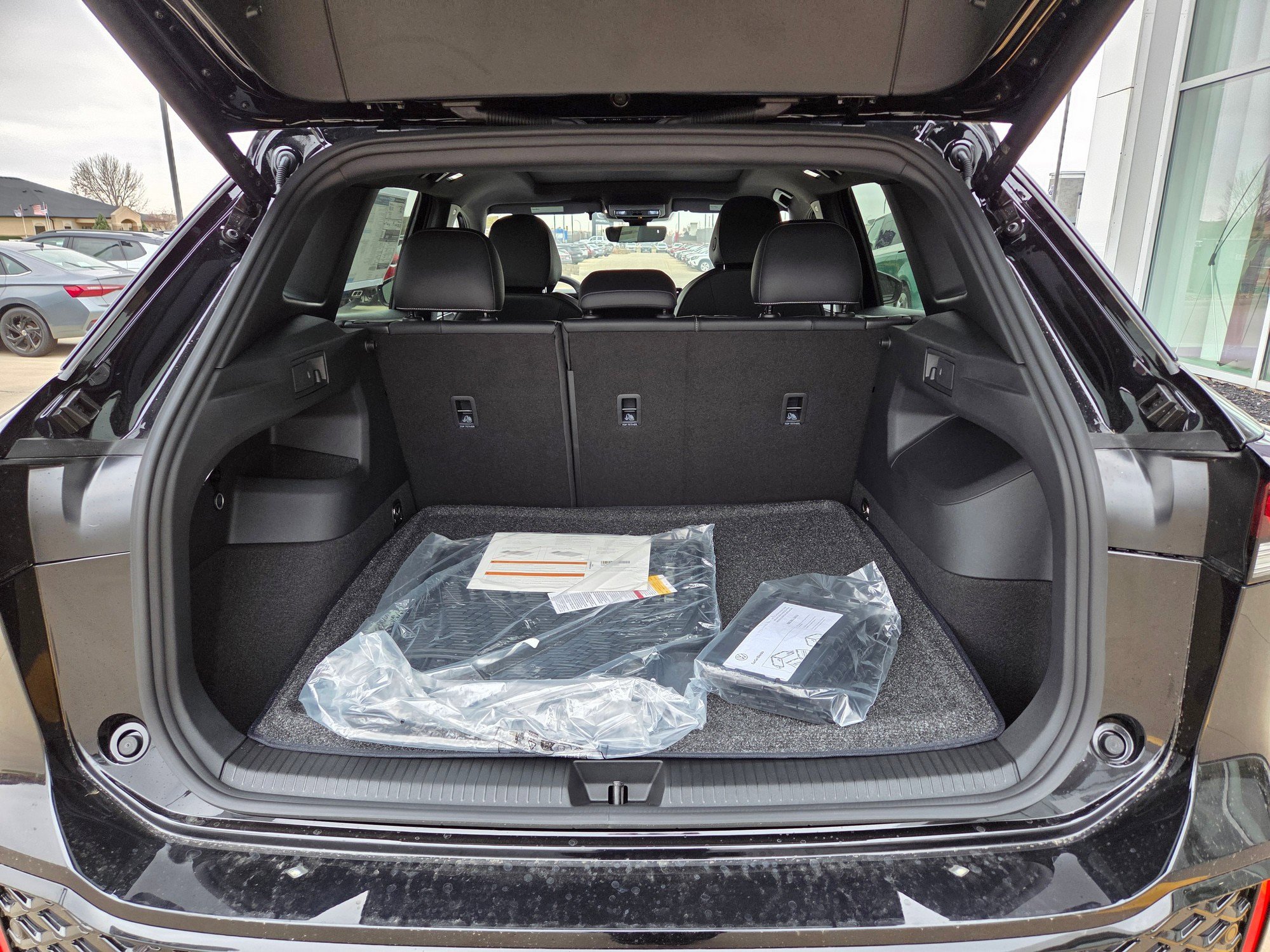 2026 Volkswagen Tiguan SE R-LINE BLACK - Photo 13