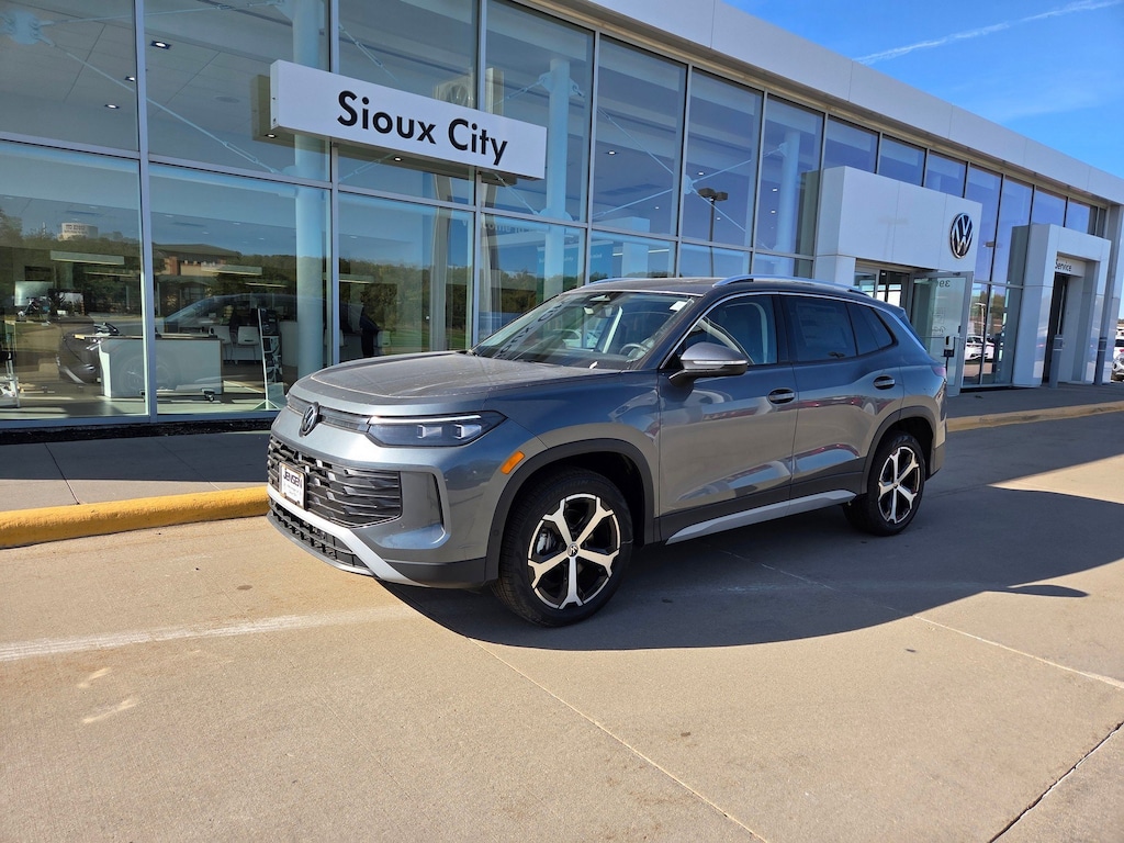 New 2025 Volkswagen Tiguan 2.0T SE SUV