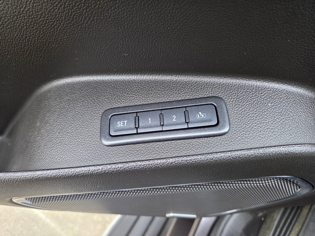 Used 2017 GMC Yukon XL SLT SUV