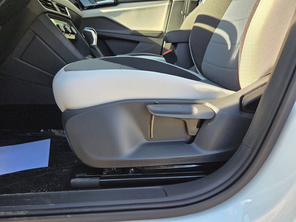 New 2025 Volkswagen Taos 1.5T S SUV