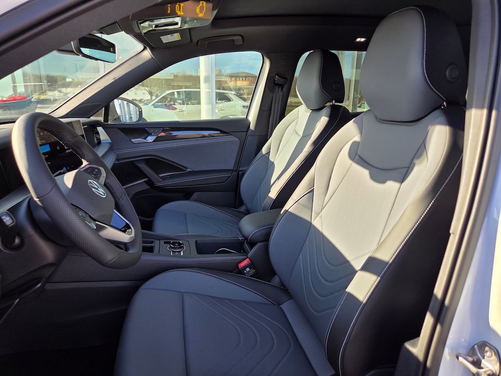 New 2026 Volkswagen Tiguan 2.0T SE R-Line Black SUV