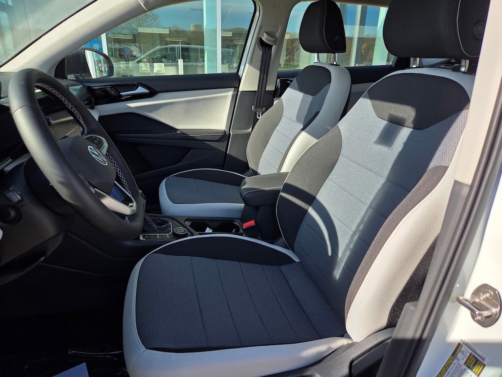 New 2025 Volkswagen Taos 1.5T S SUV