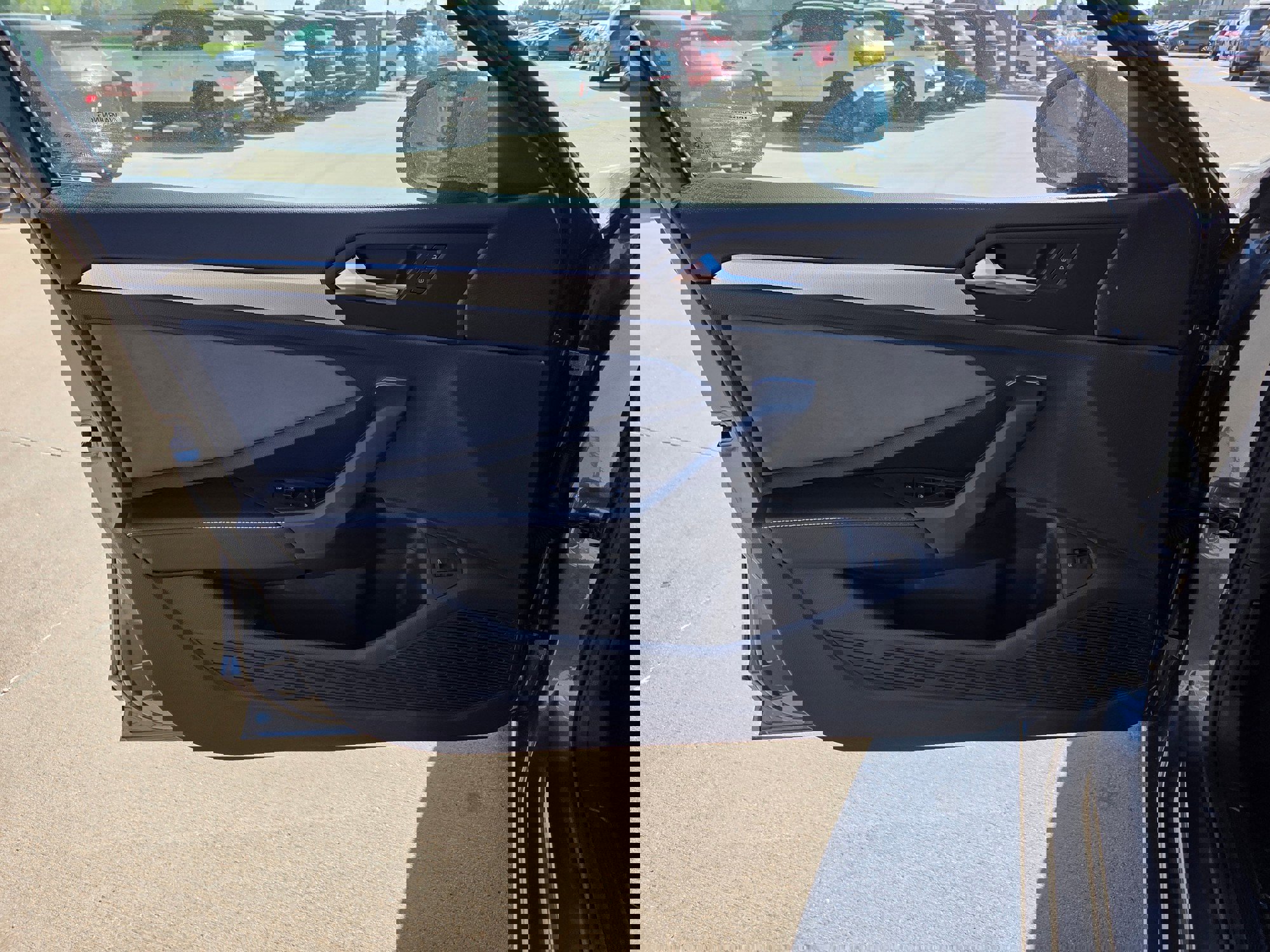 2025 Volkswagen Jetta 1.5T SE photo 2