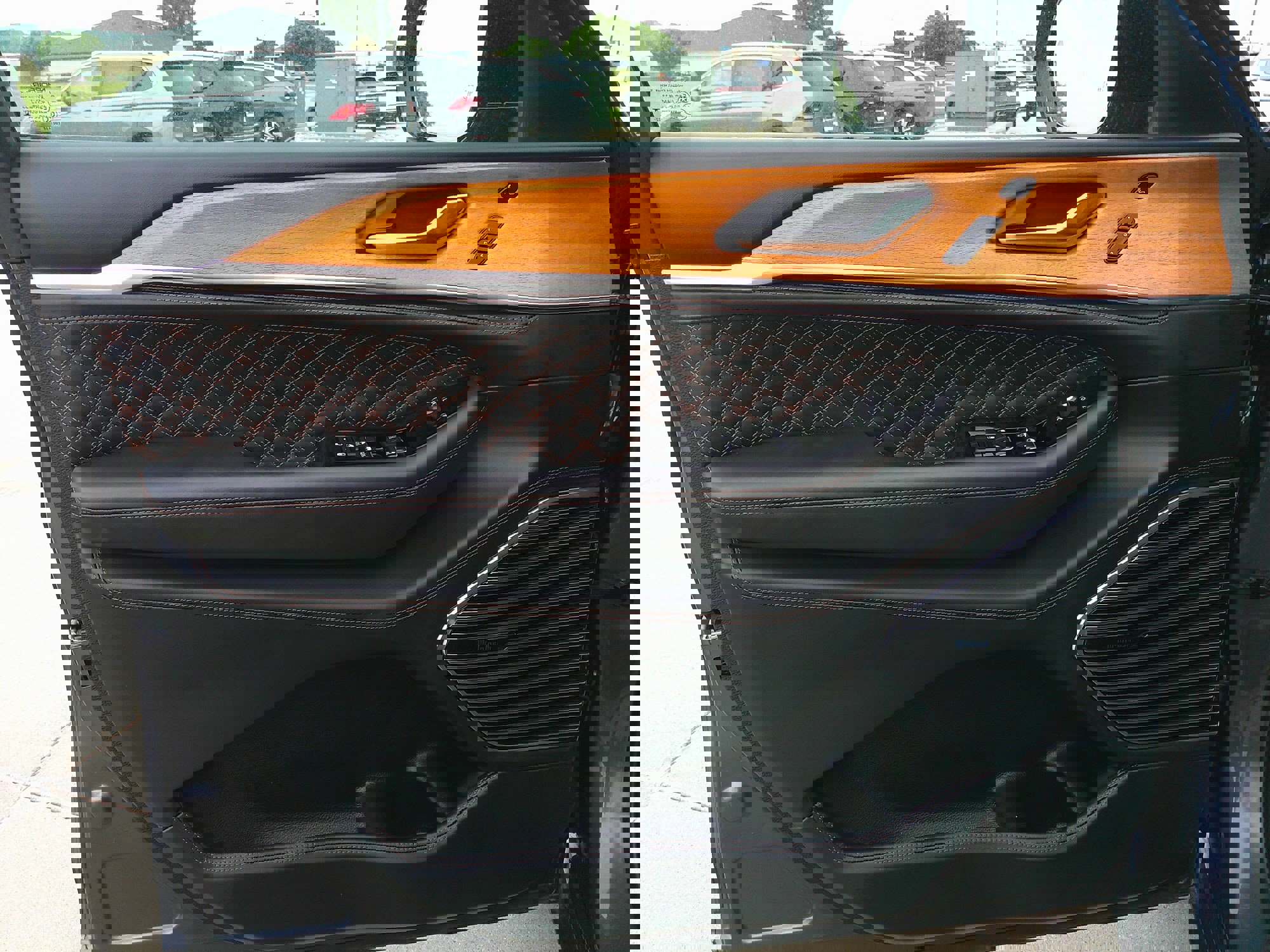 2023 Jeep Grand Cherokee L Summit photo 2