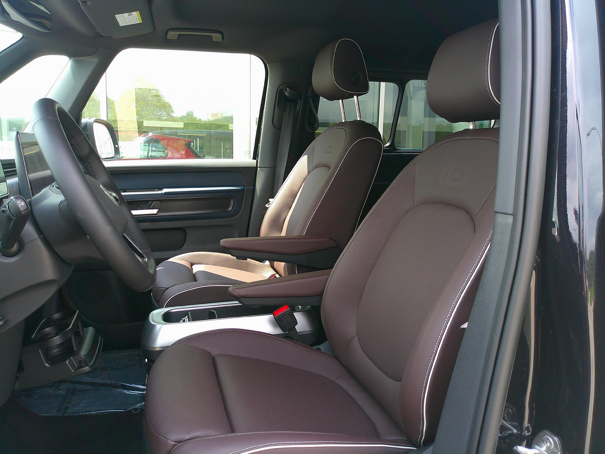 2025 Volkswagen ID. Buzz Pro S photo 2