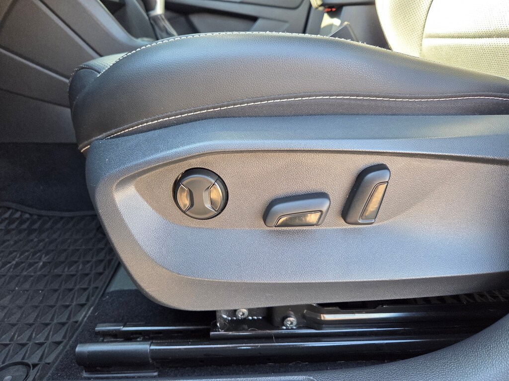 Used 2022 Volkswagen Taos 1.5T SEL 4MOTION SUV