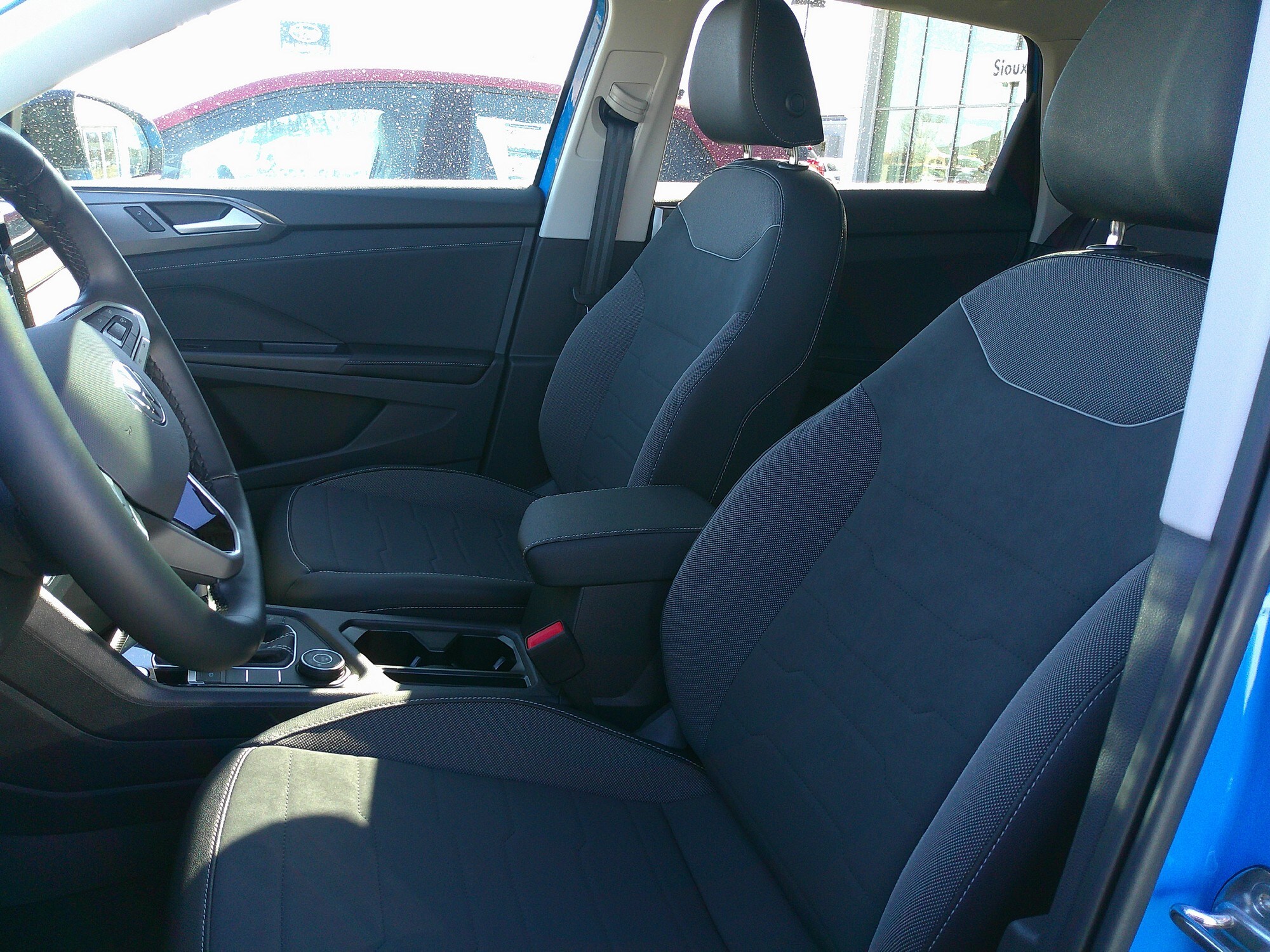 2025 Volkswagen Taos SE photo 2