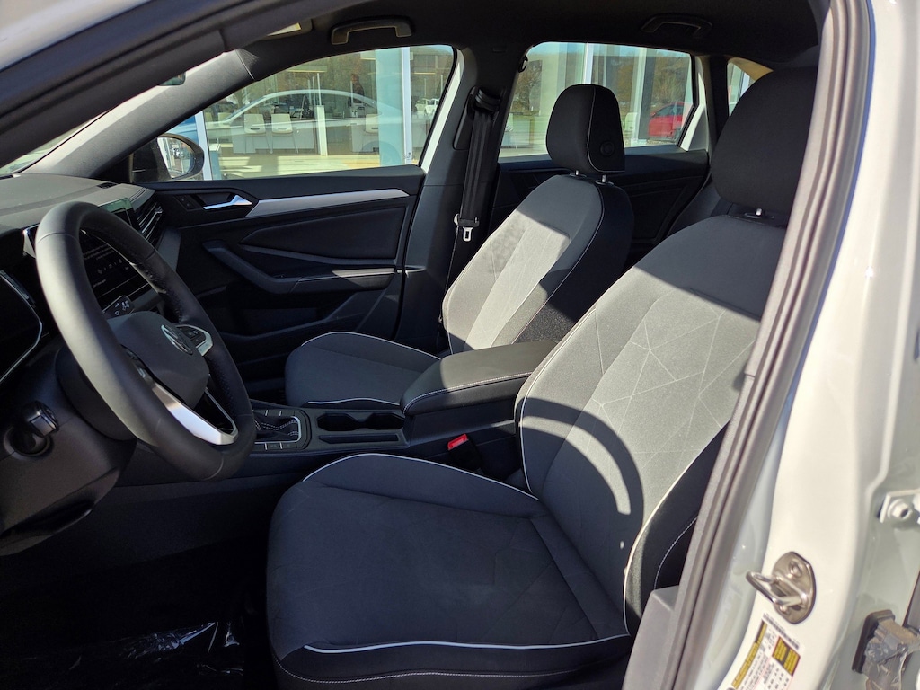 New 2025 Volkswagen Jetta 1.5T Sport Sedan