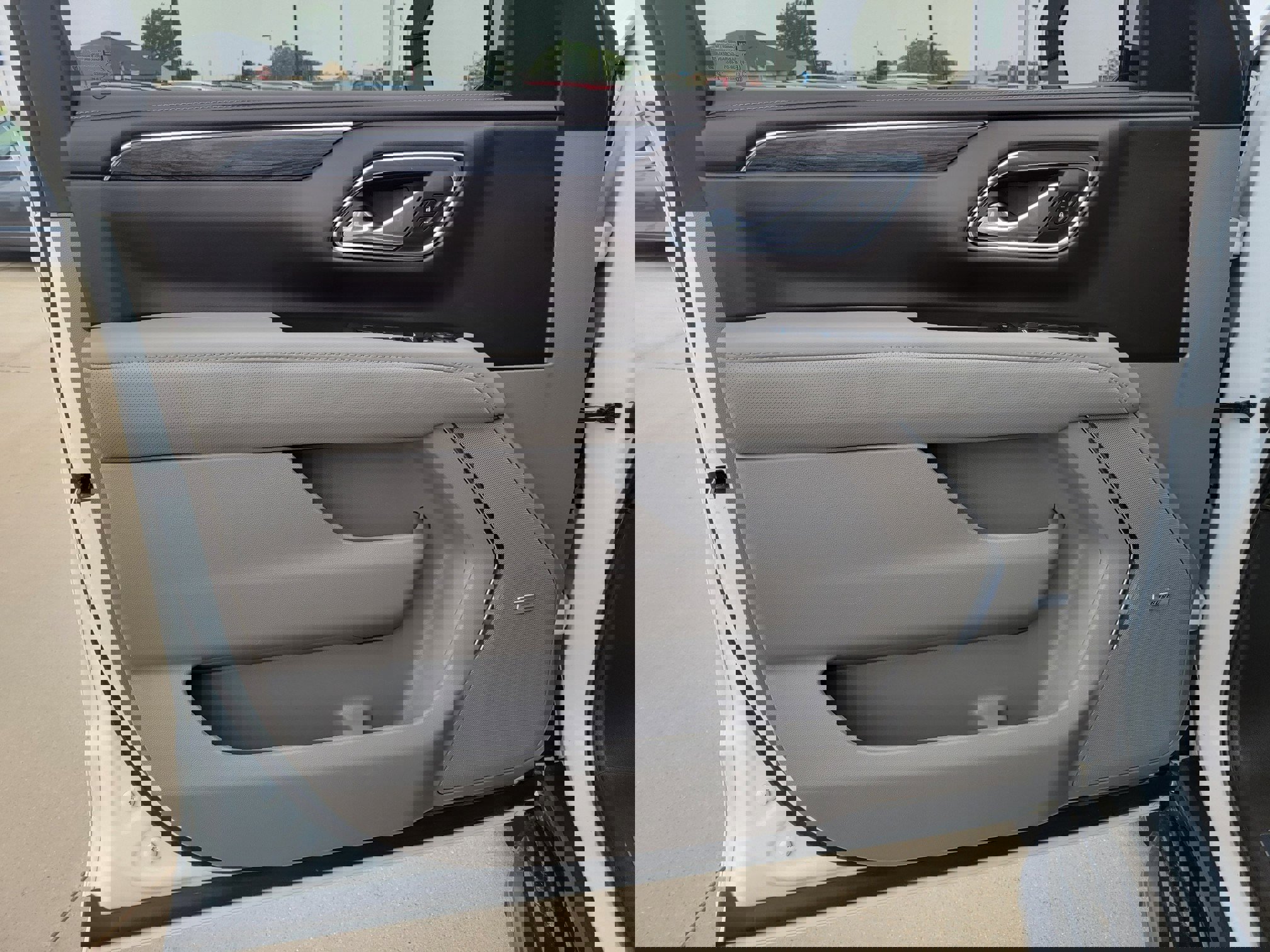 2023 Gmc Yukon SLT photo 2