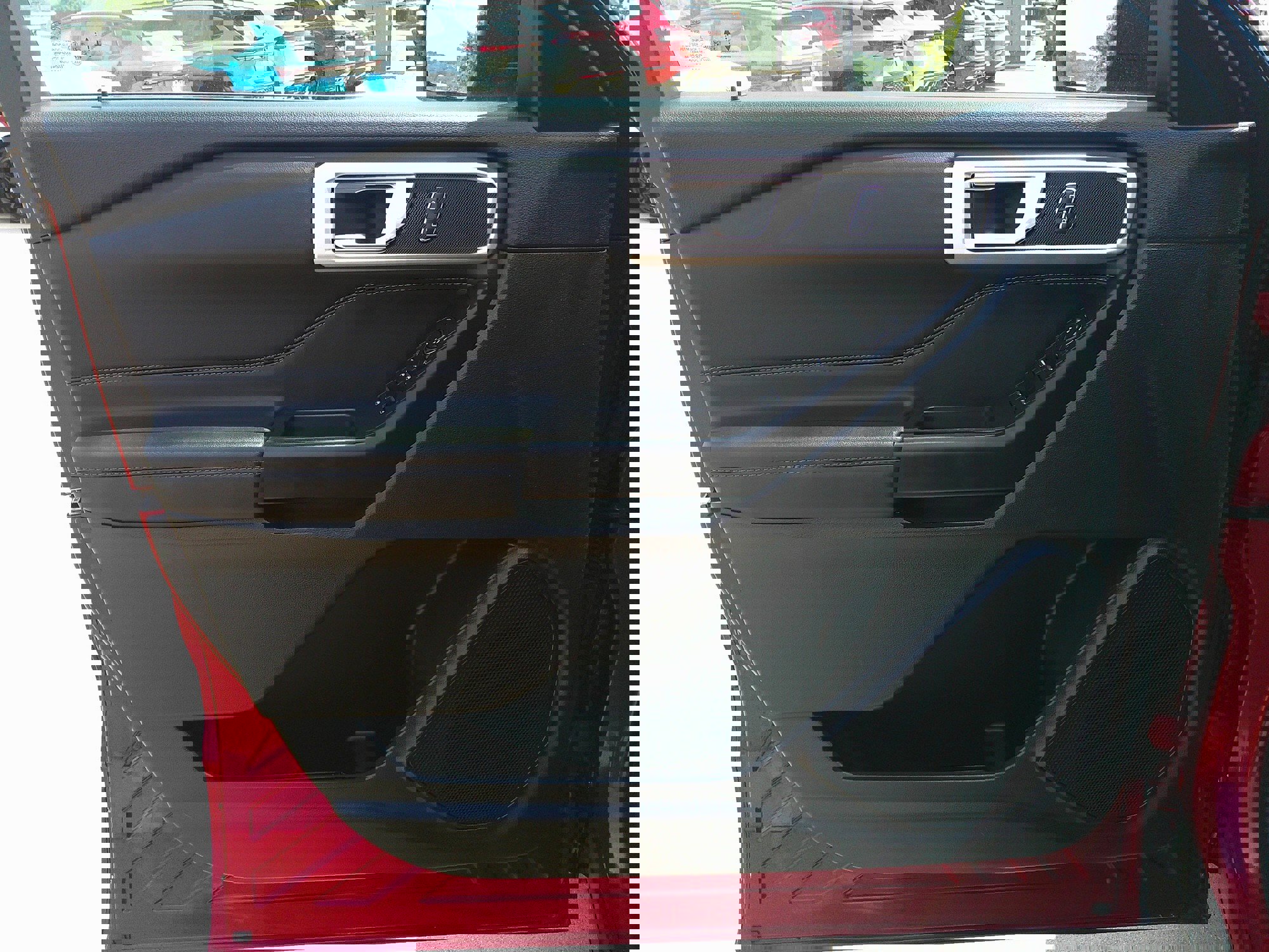 2020 Ford Explorer XLT photo 2