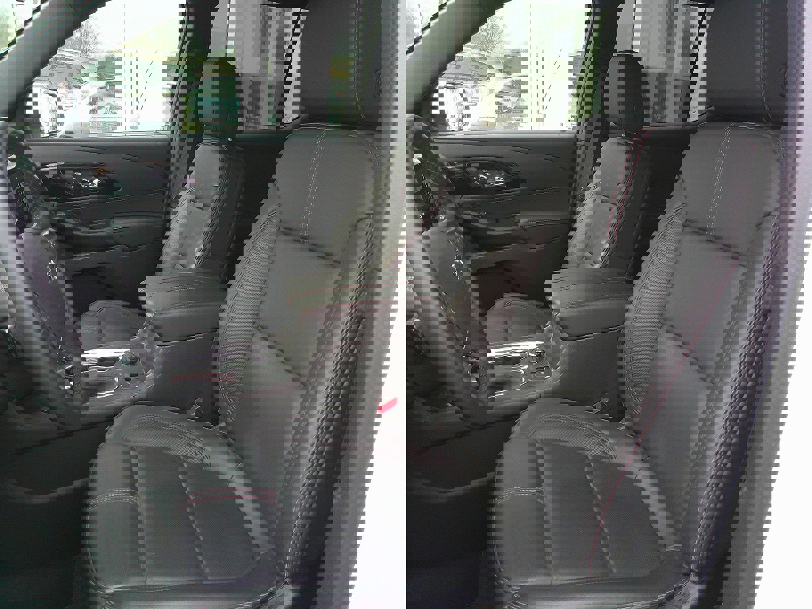 2023 Chevrolet Traverse RS photo 2