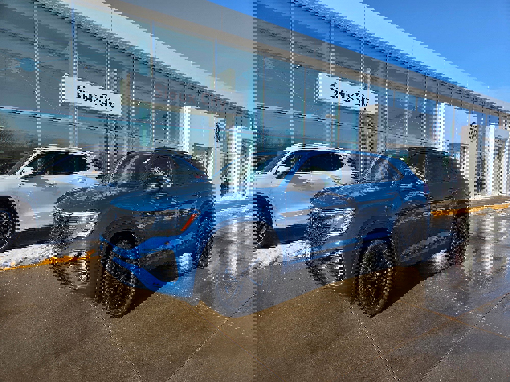 2026 Volkswagen Atlas Cross Sport SEL R-LINE's photo