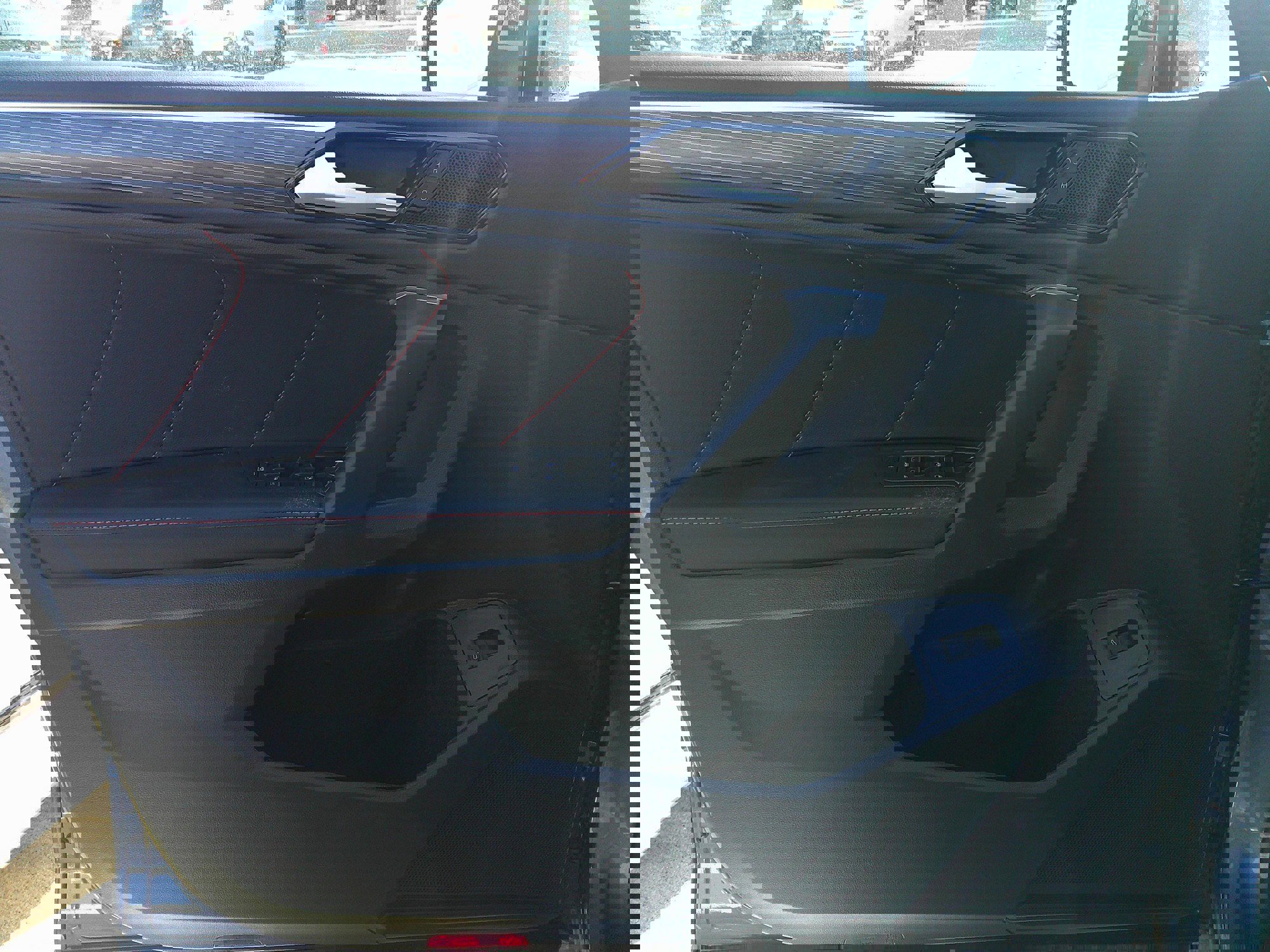 2024 Volkswagen Tiguan Wolfsburg Edition photo 2