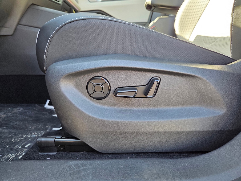 New 2025 Volkswagen Tiguan 2.0T SE SUV