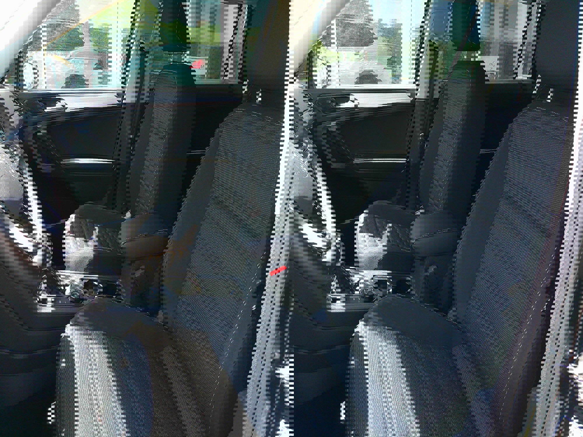 2023 Volkswagen Tiguan S photo 2