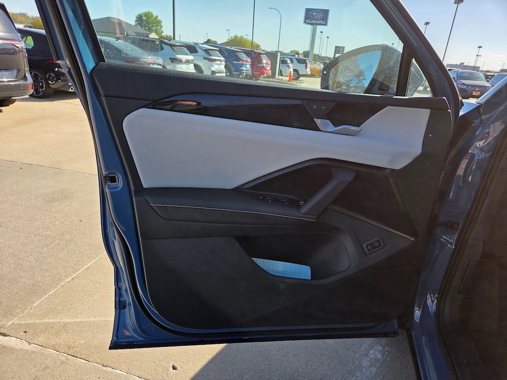 New 2025 Volkswagen Tiguan 2.0T SE SUV