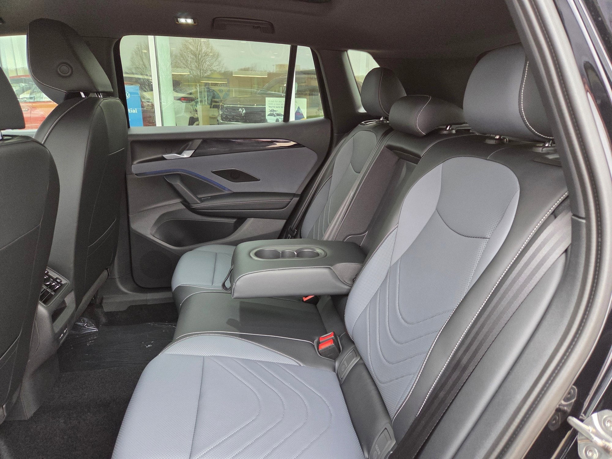 2026 Volkswagen Tiguan SE R-LINE BLACK - Photo 10