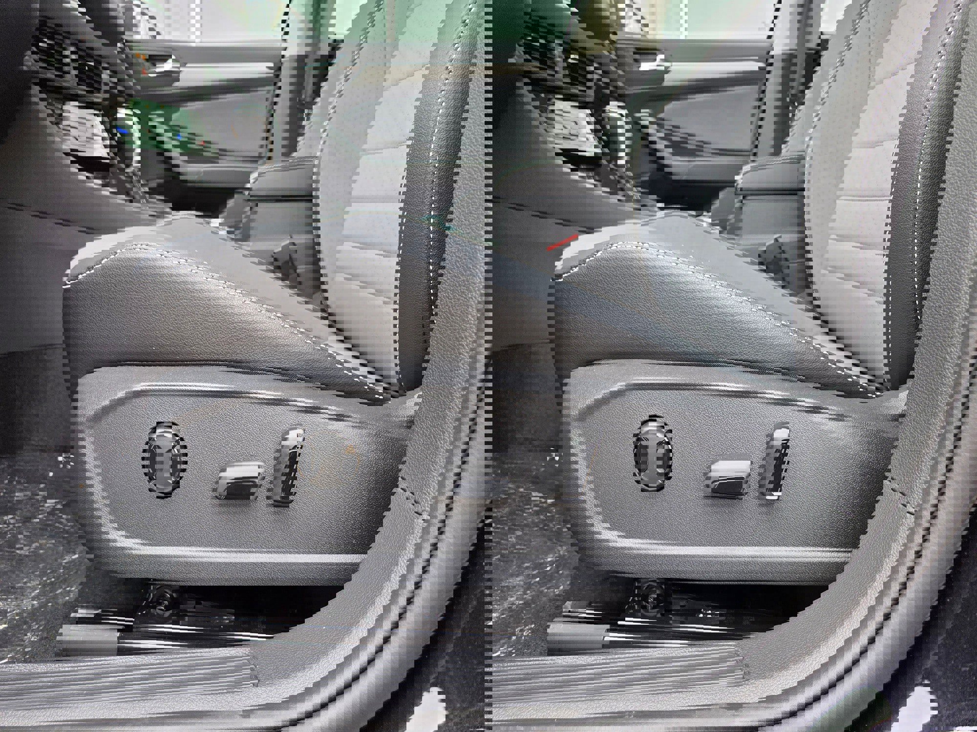 2025 Volkswagen Jetta 1.5T SE photo 4