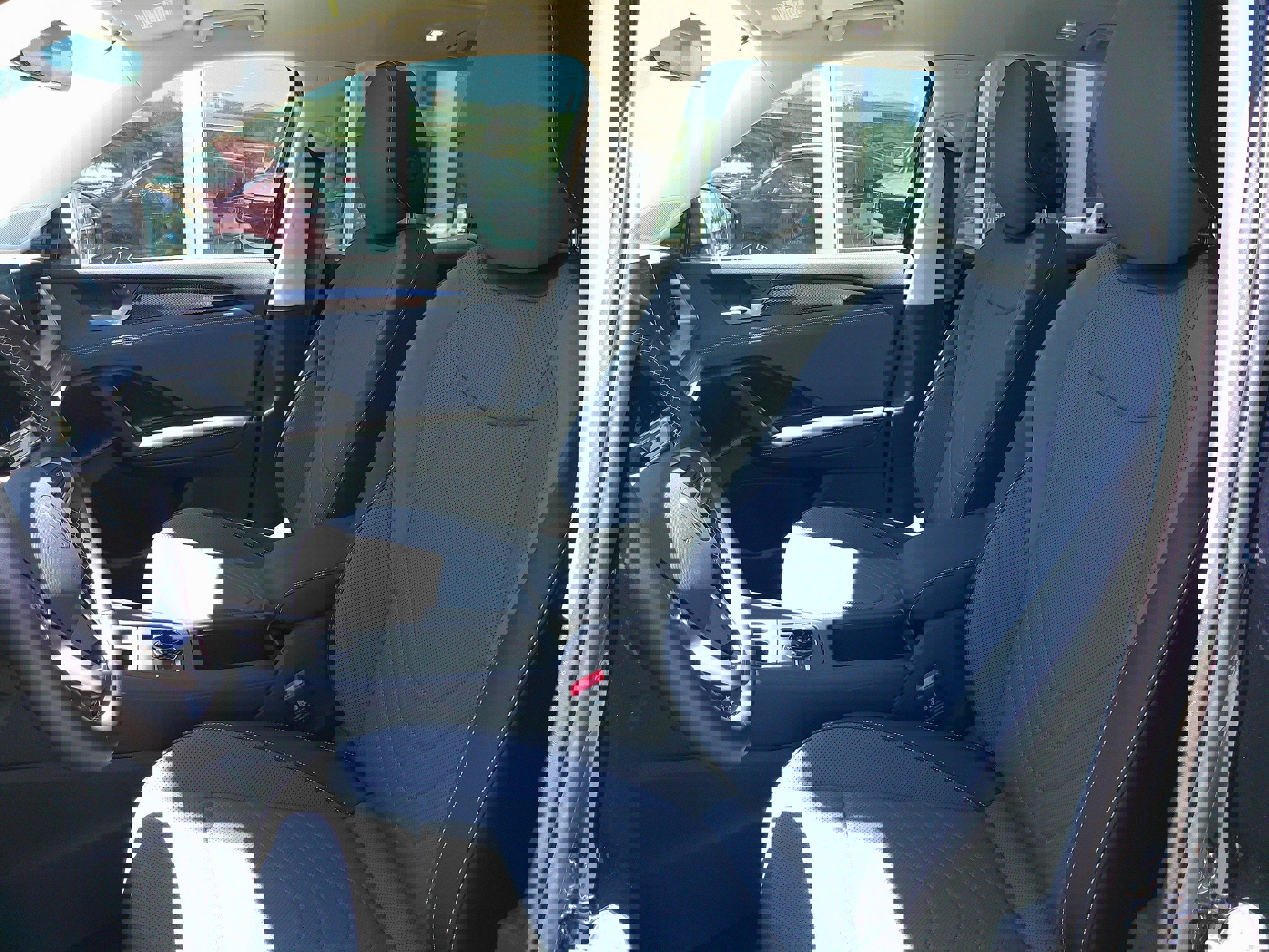 2025 Volkswagen Tiguan SE photo 3