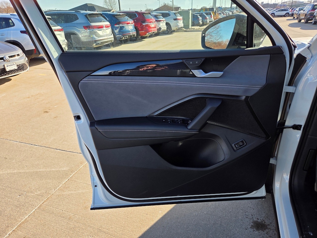 New 2026 Volkswagen Tiguan 2.0T SE R-Line Black SUV