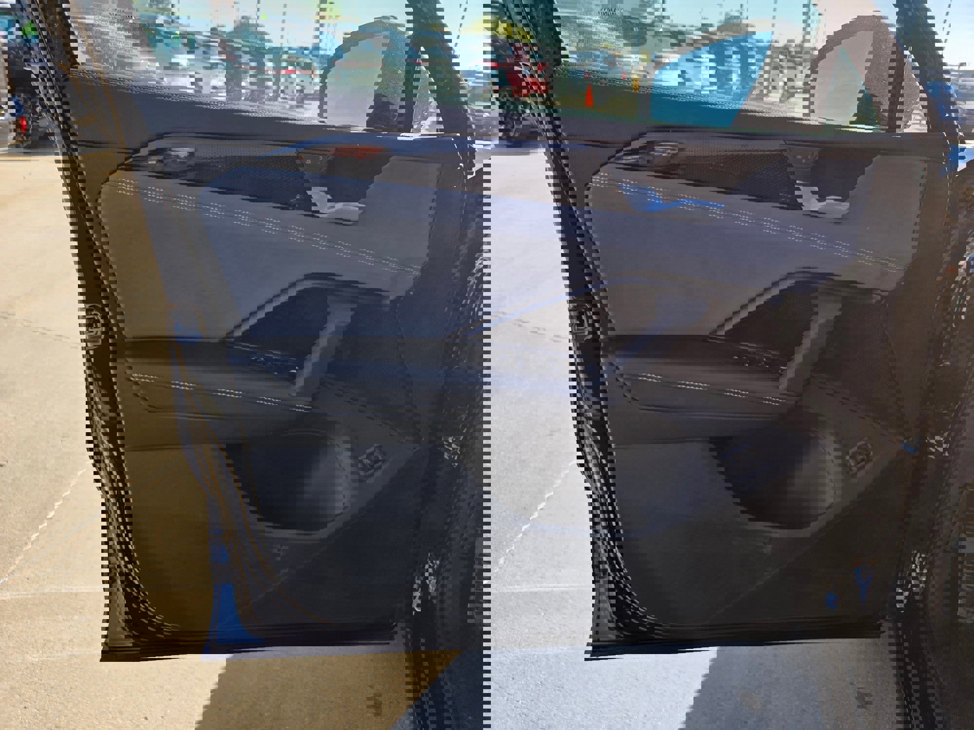 2025 Volkswagen Tiguan SE R-Line Black photo 2