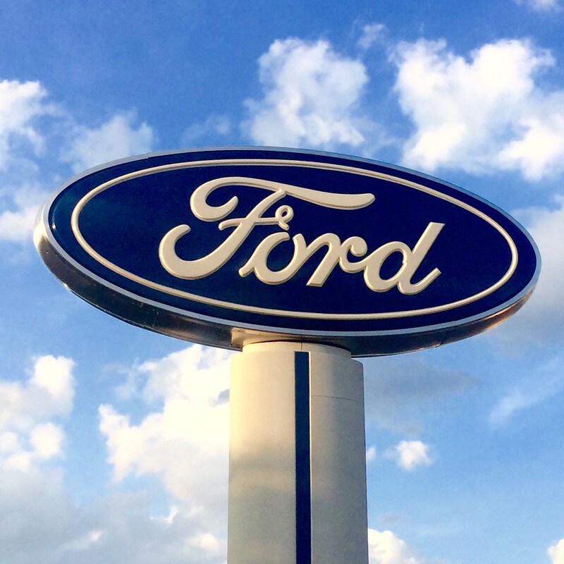 2022 Ford Edge vs Lincoln Nautilus Comparison and Contrast