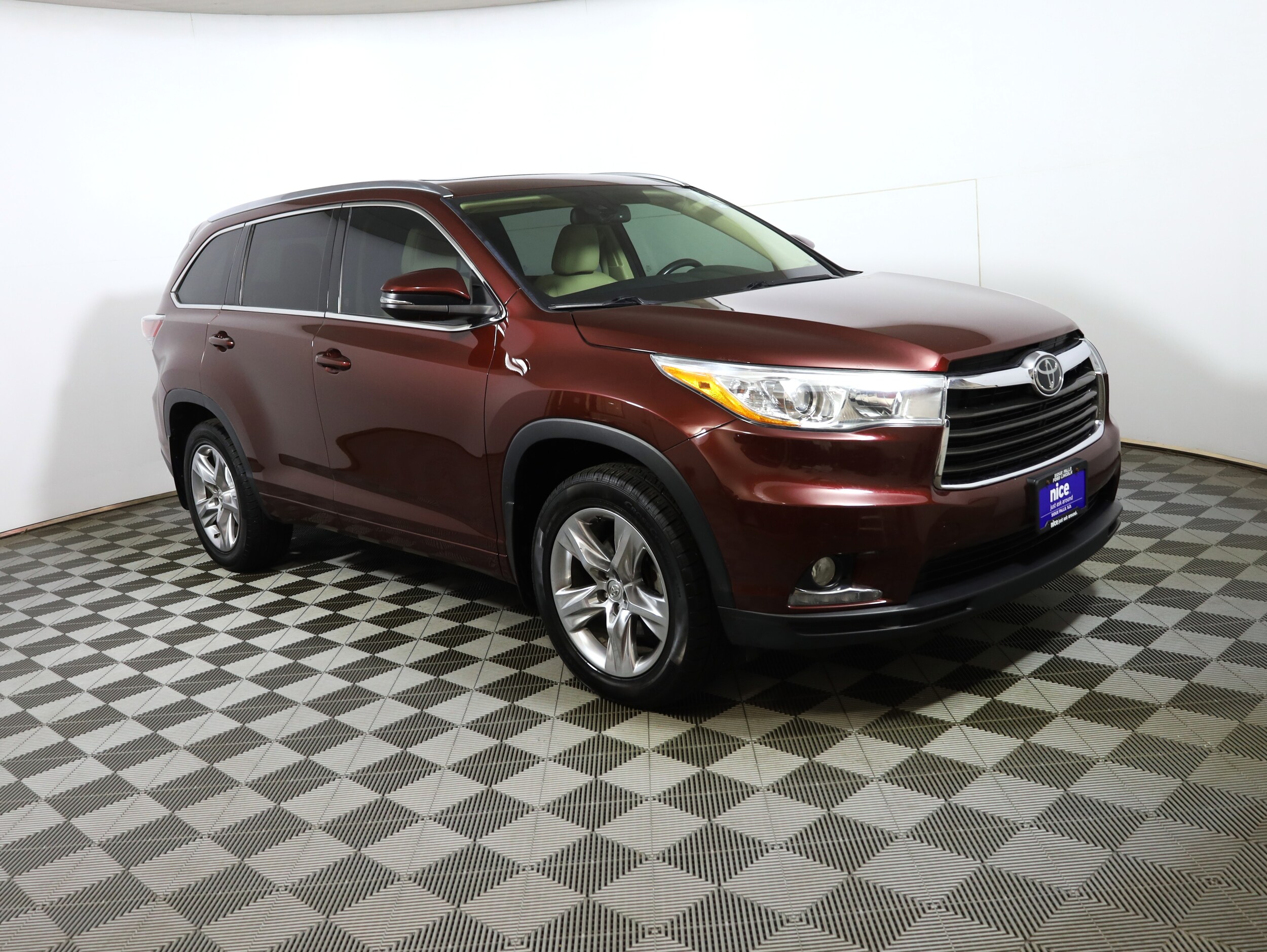 2014 Toyota Highlander Base Hybrid photo 3