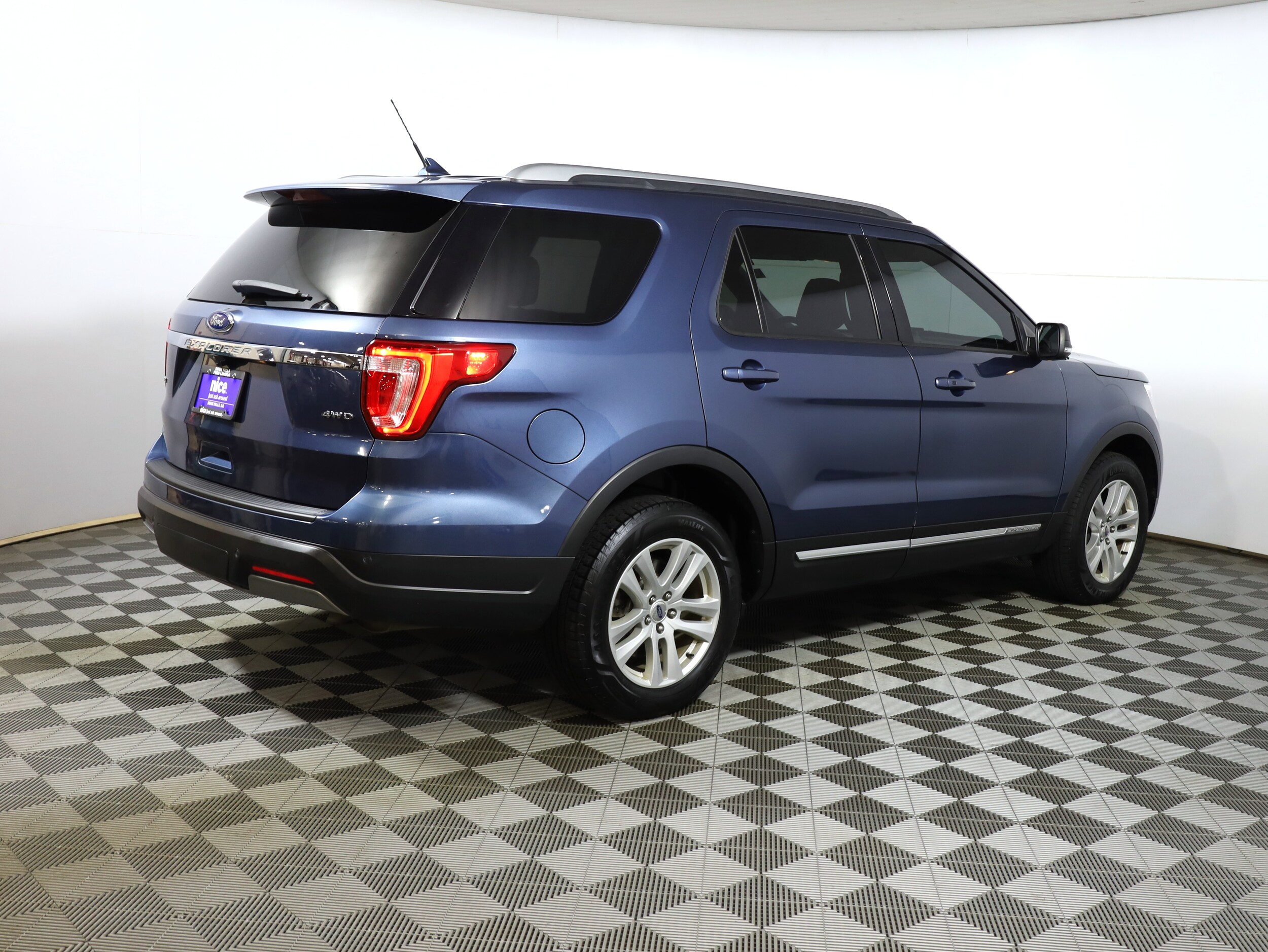 2019 Ford Explorer XLT photo 4