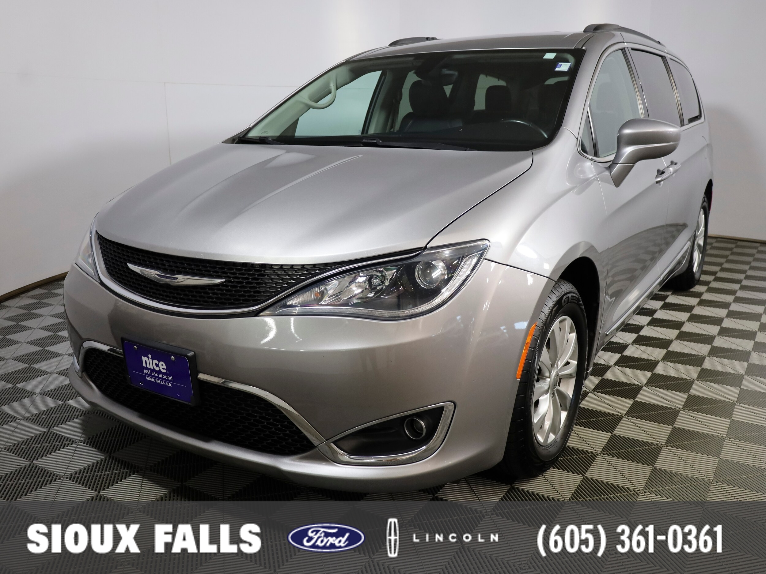  Chrysler Pacifica