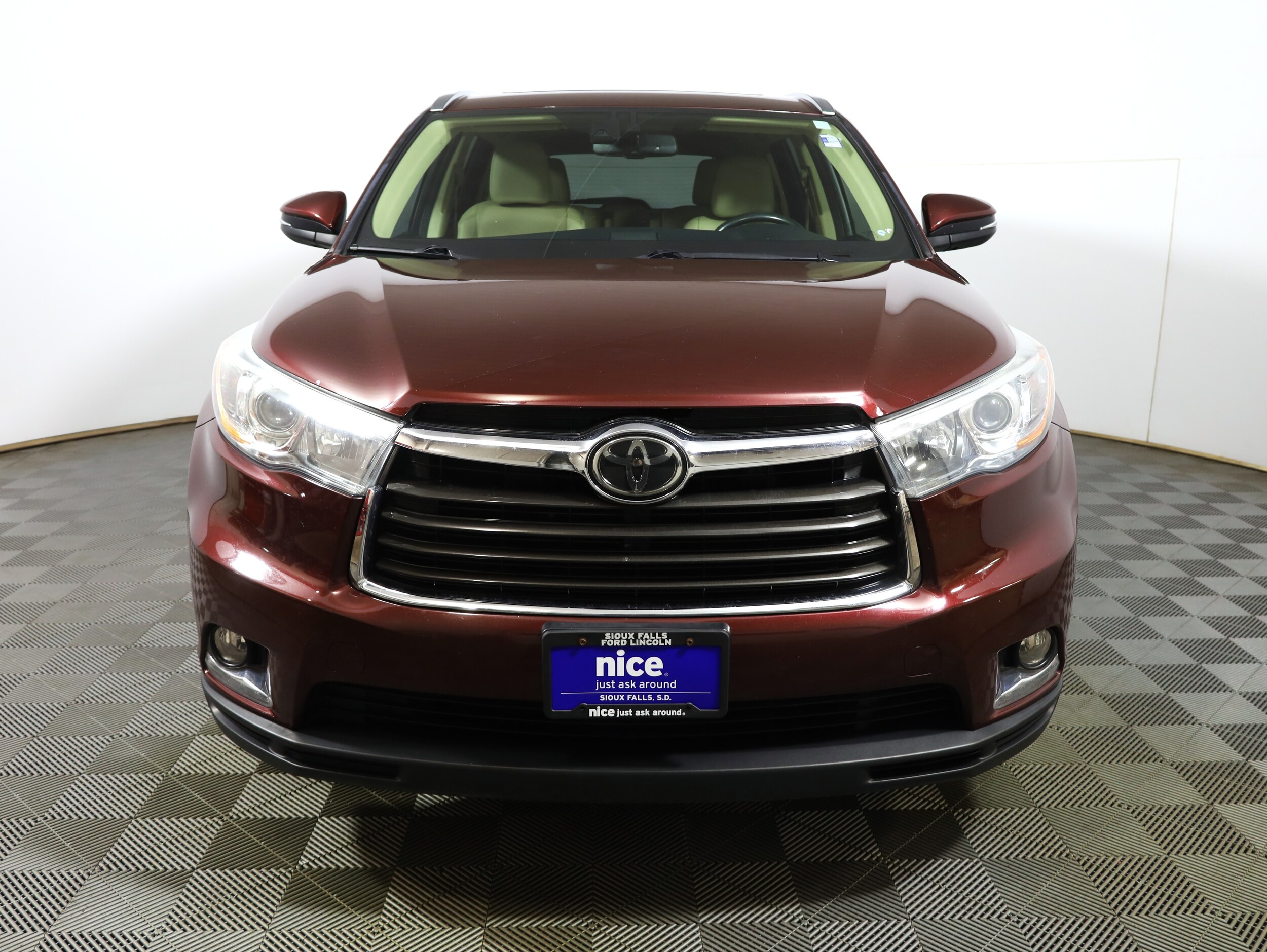 2014 Toyota Highlander Base Hybrid photo 2