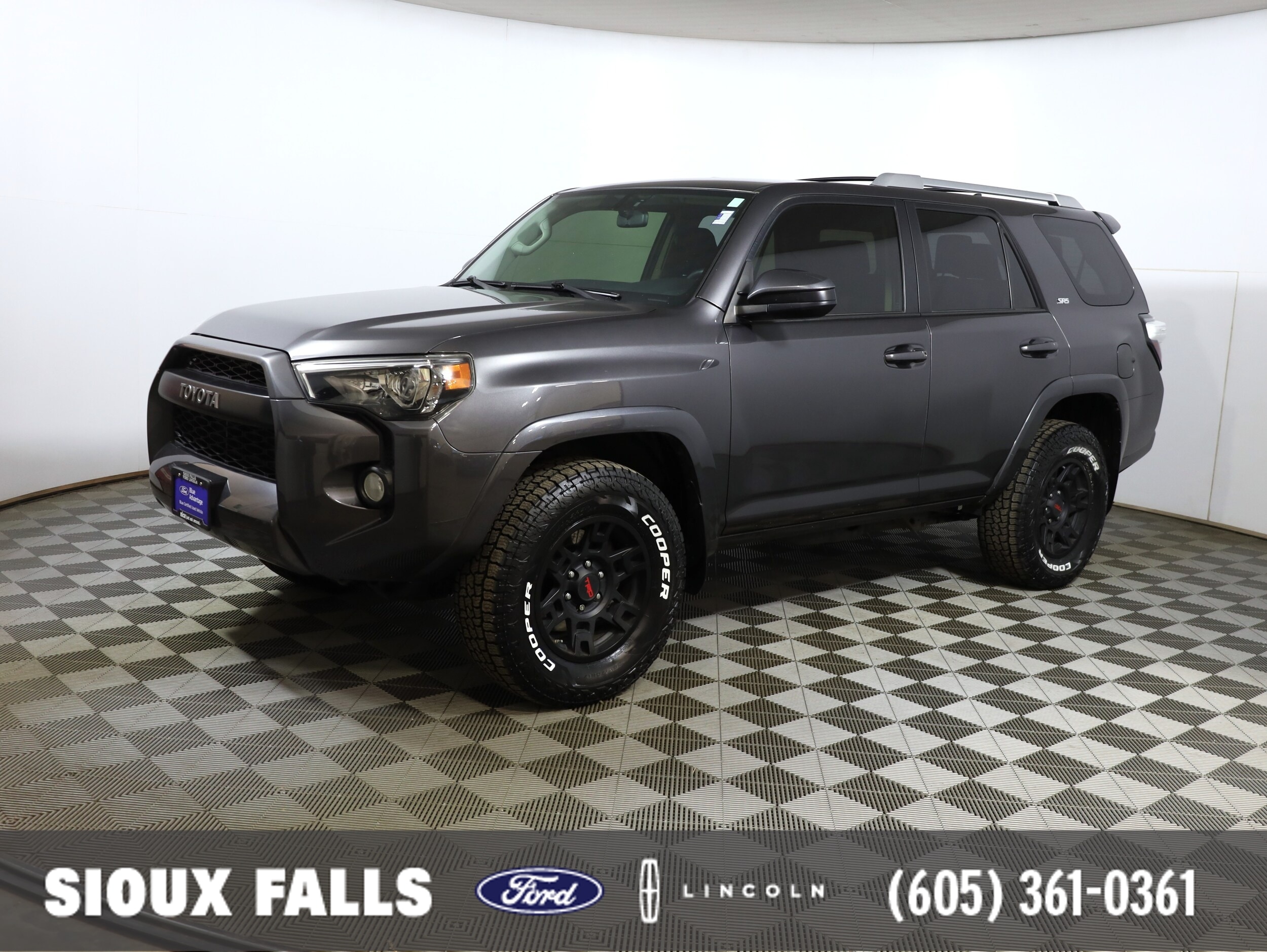 2017 Toyota 4Runner SR5's photo