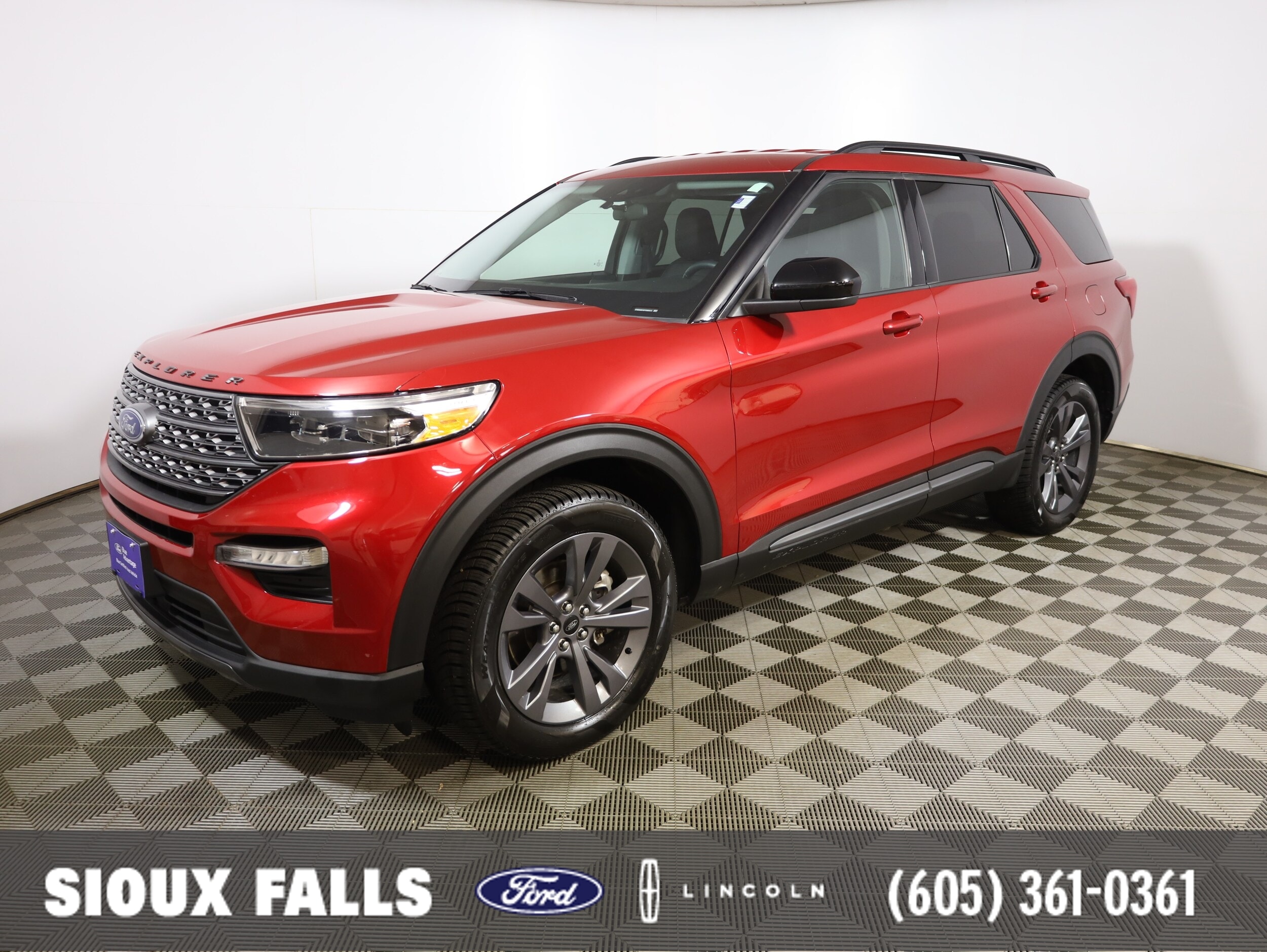 2023 Ford Explorer XLT 4WD's photo