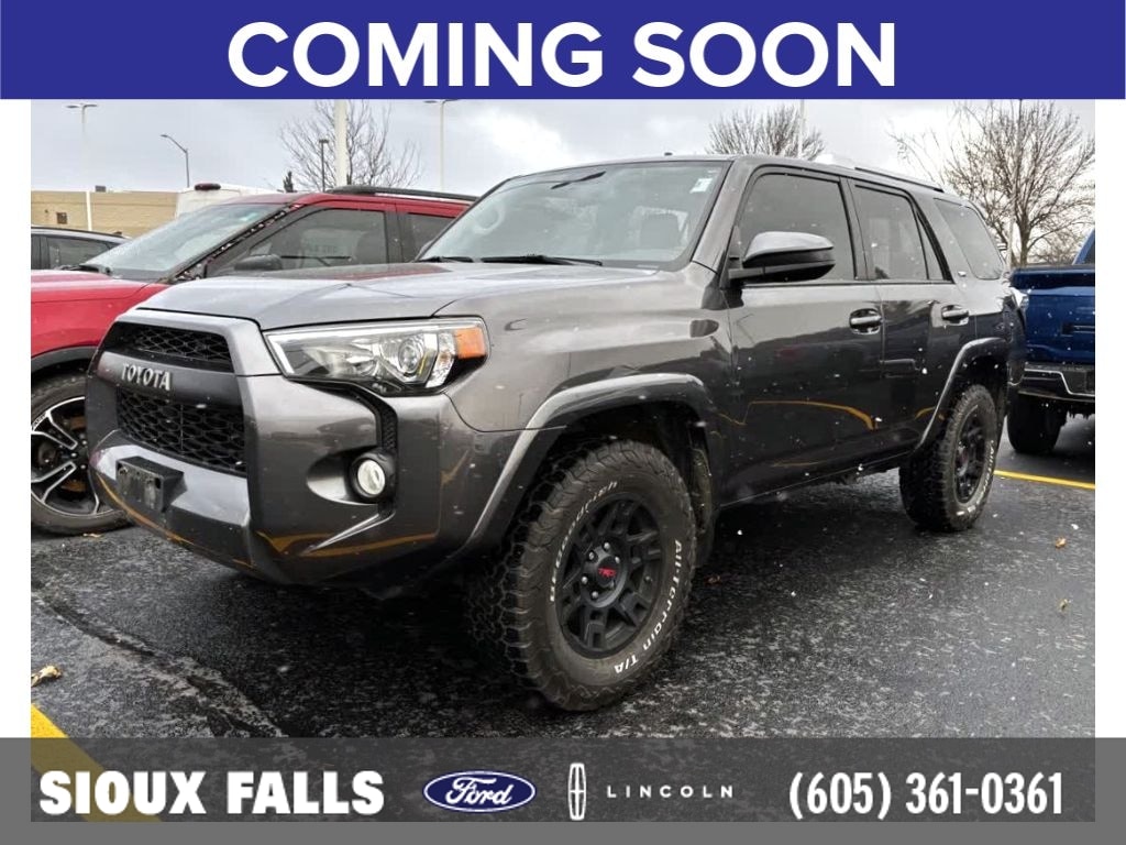 2017 Toyota 4Runner SR5's photo