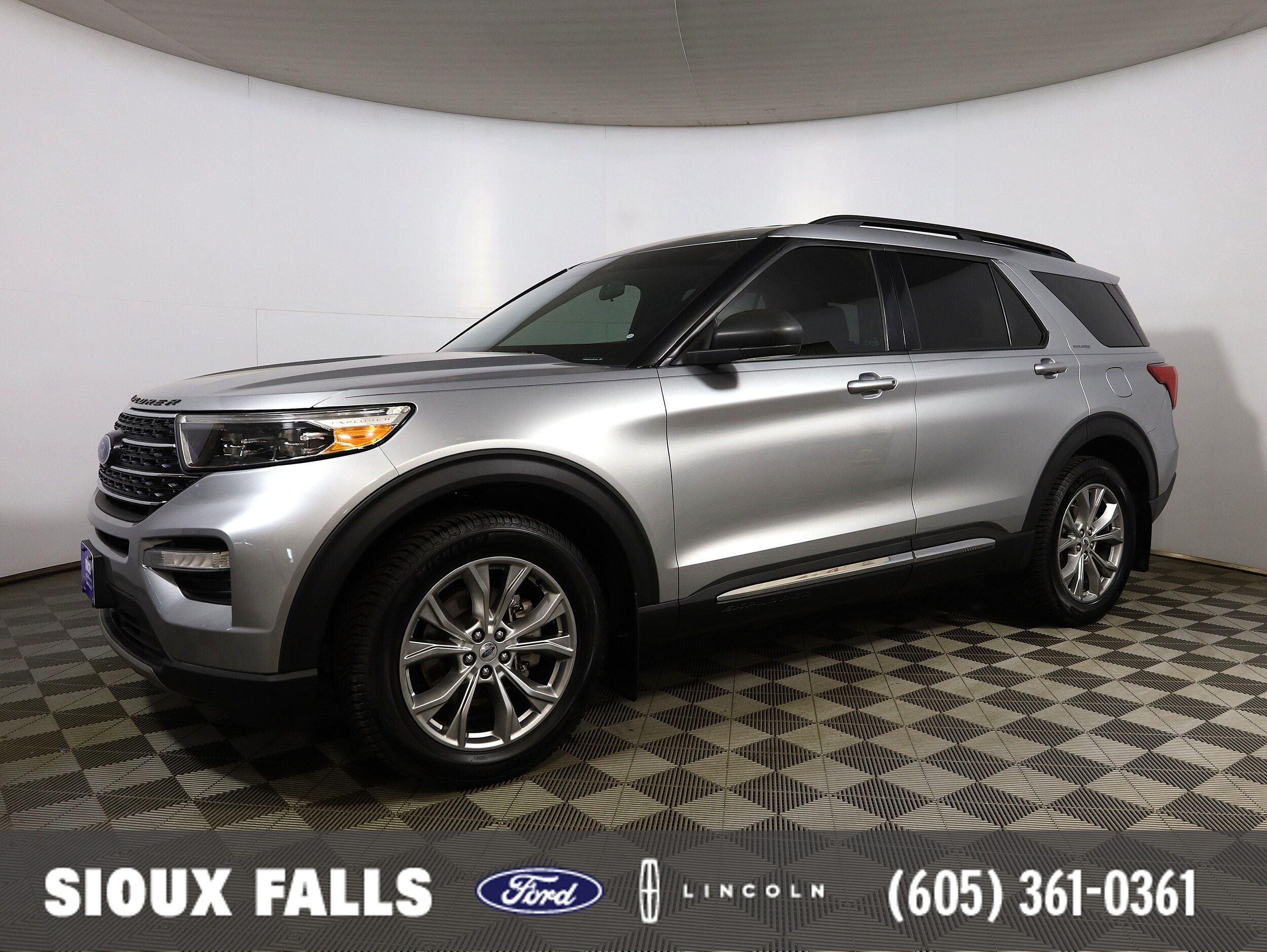 Iconic Silver 2020 Ford Explorer XLT AWD SUV / Crossover All-Wheel Drive Automatic