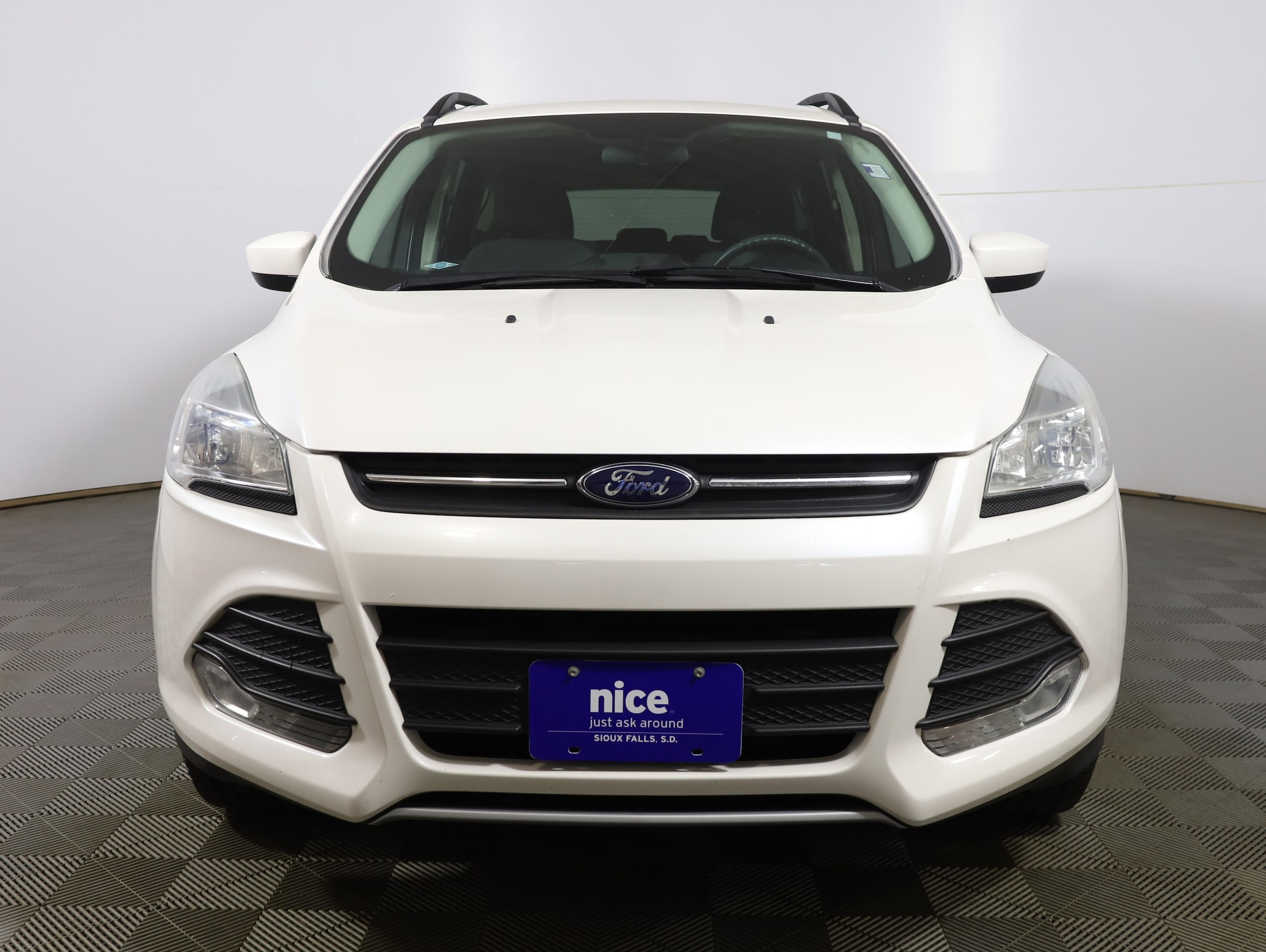 Used 2016 Ford Escape SE with VIN 1FMCU9G95GUC59656 for sale in Sioux Falls, SD