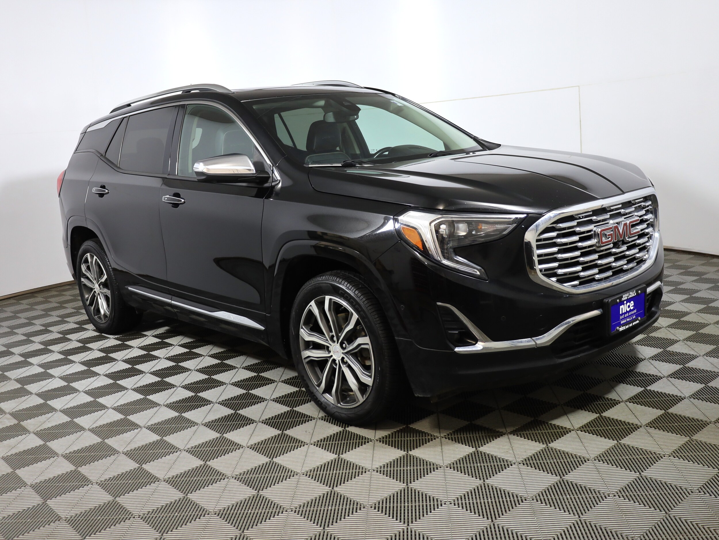 2020 Gmc Terrain Denali photo 2