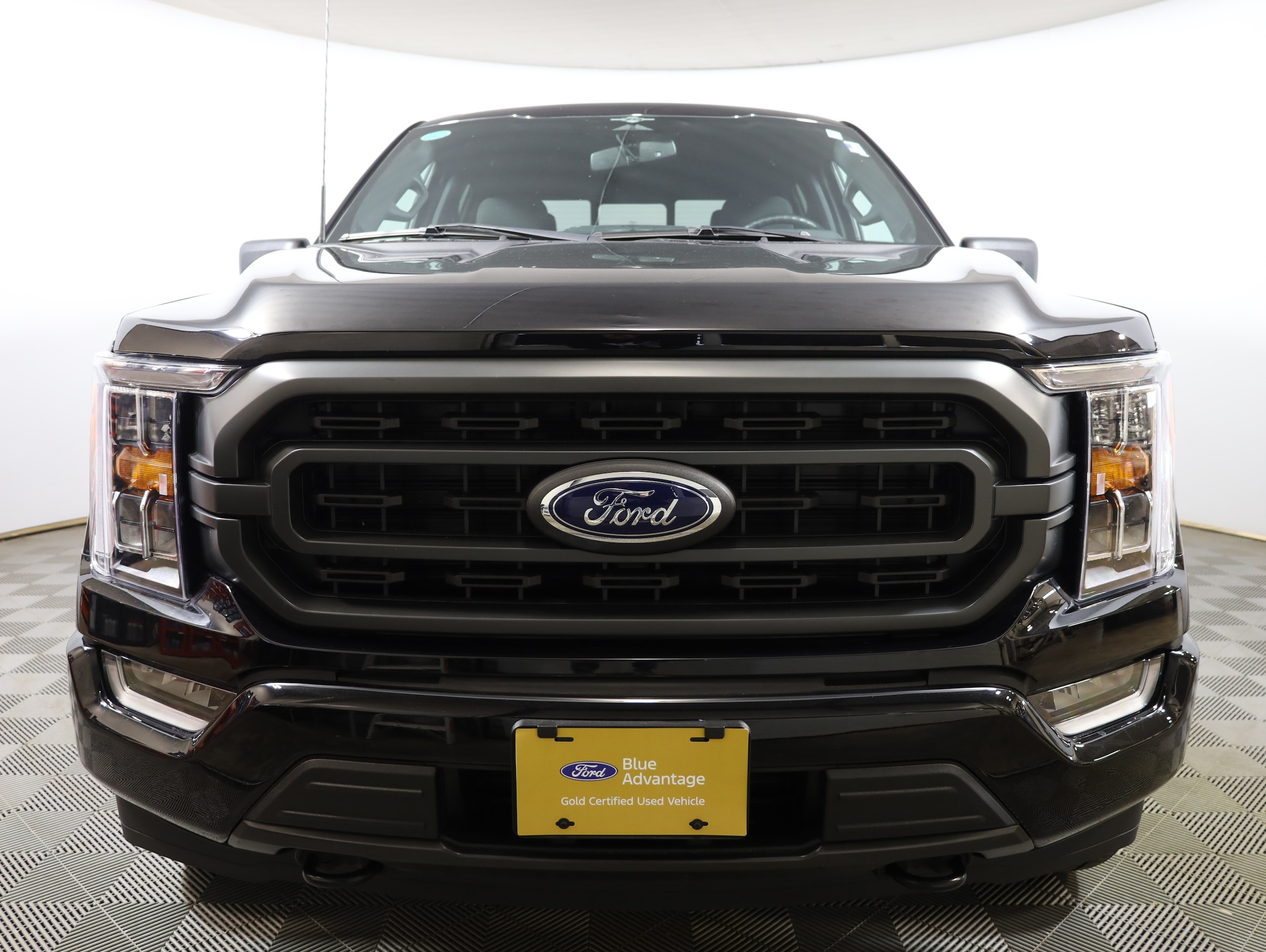 View vehicle photo 3