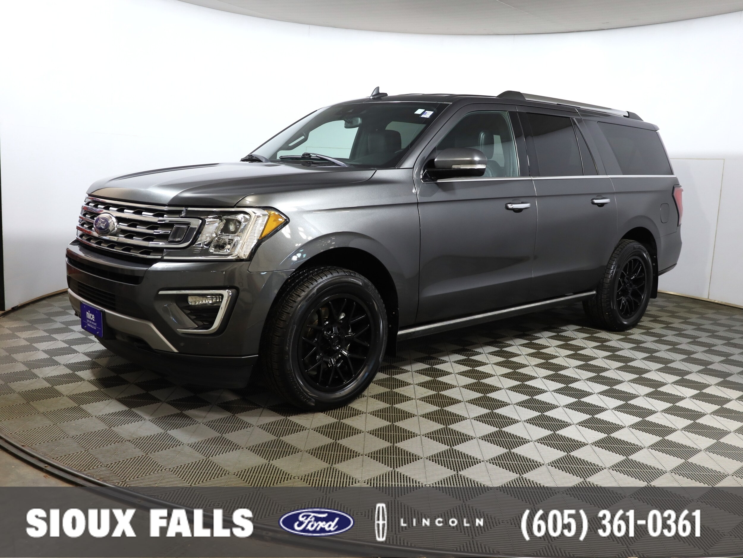 2018 Ford Expedition Limited's photo