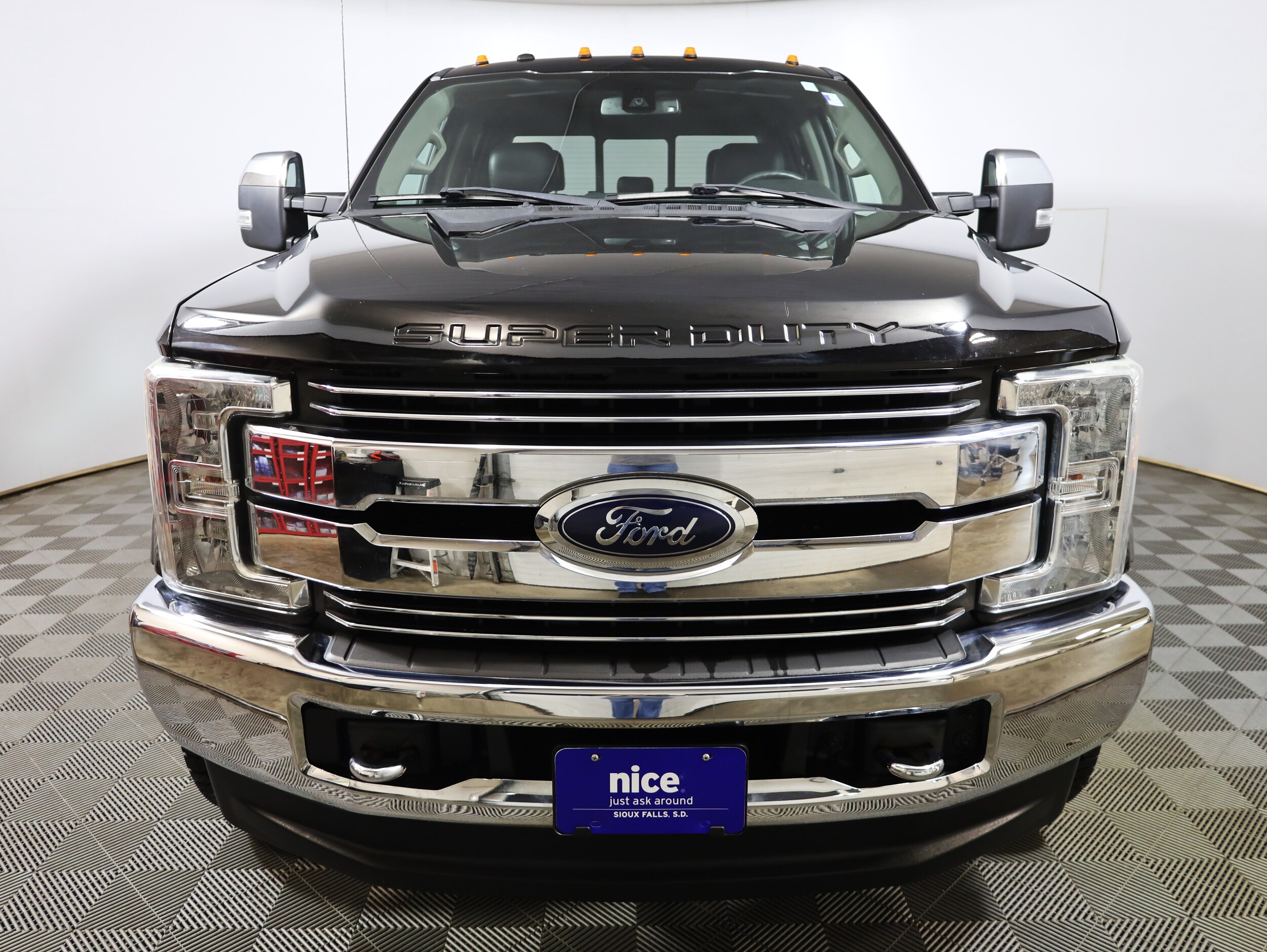 2017 Ford F-350 Lariat photo 2