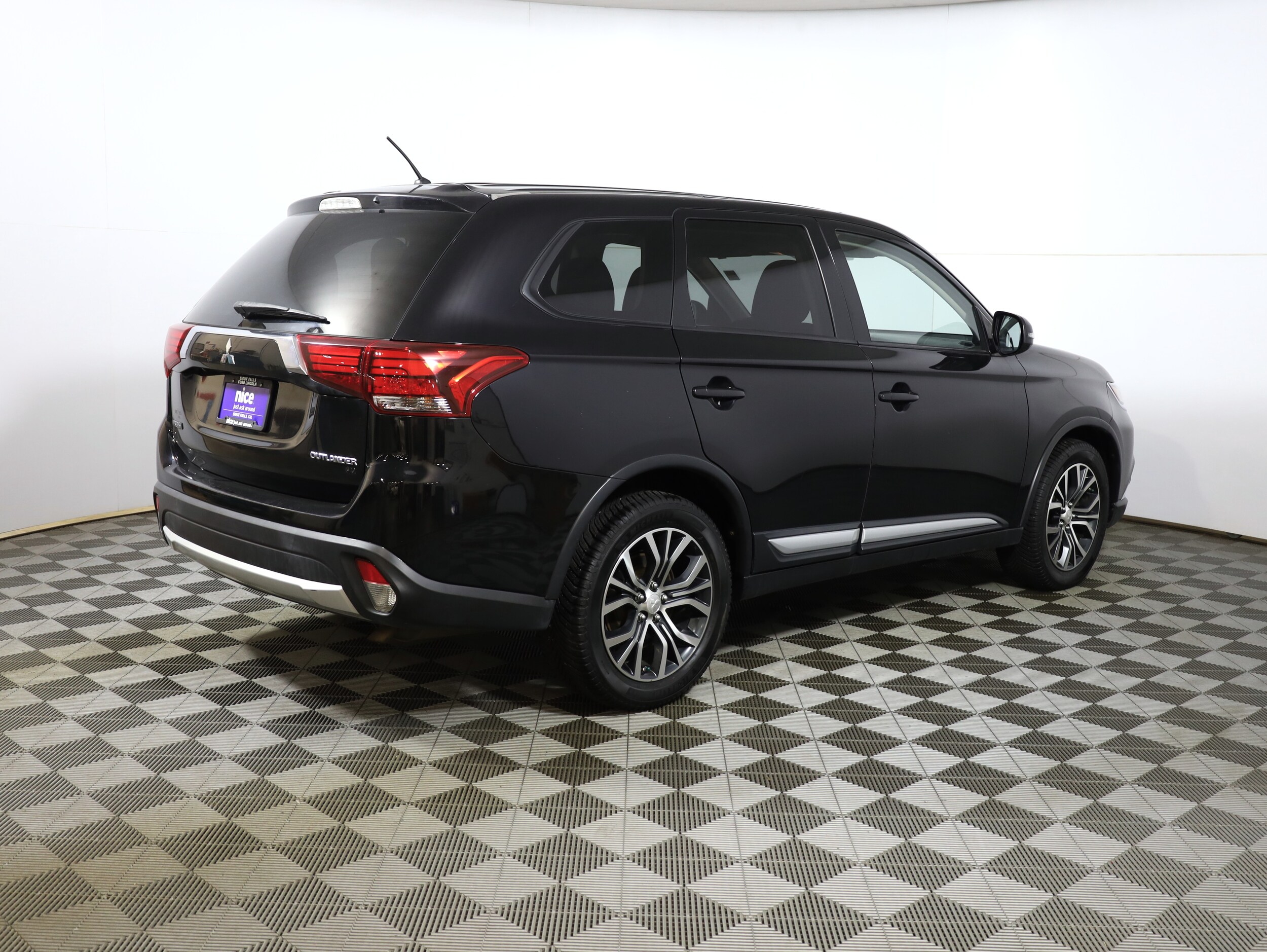 2016 Mitsubishi Outlander SE photo 4