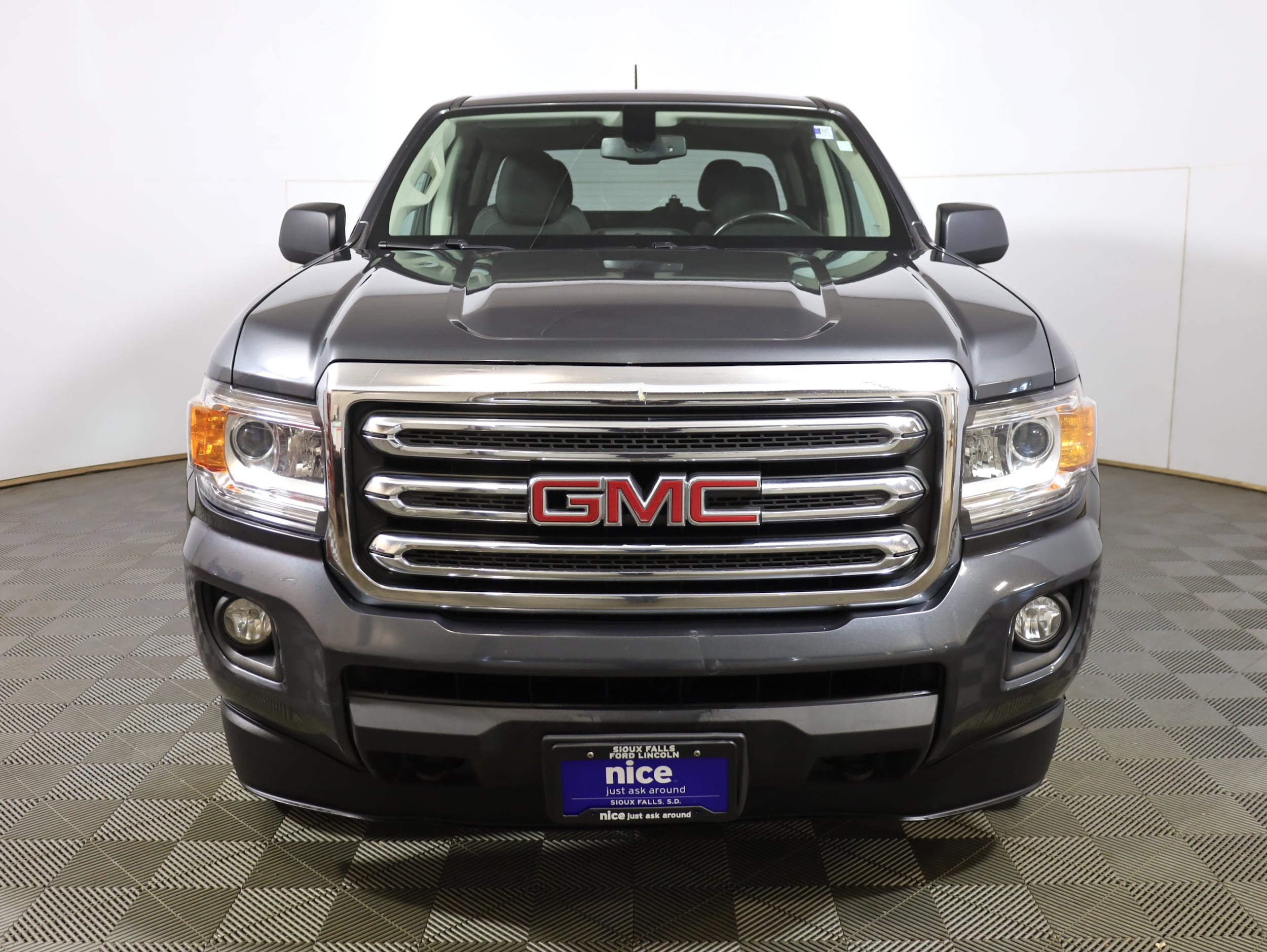 Used 2016 GMC Canyon SLE with VIN 1GTG6CE37G1282580 for sale in Sioux Falls, SD
