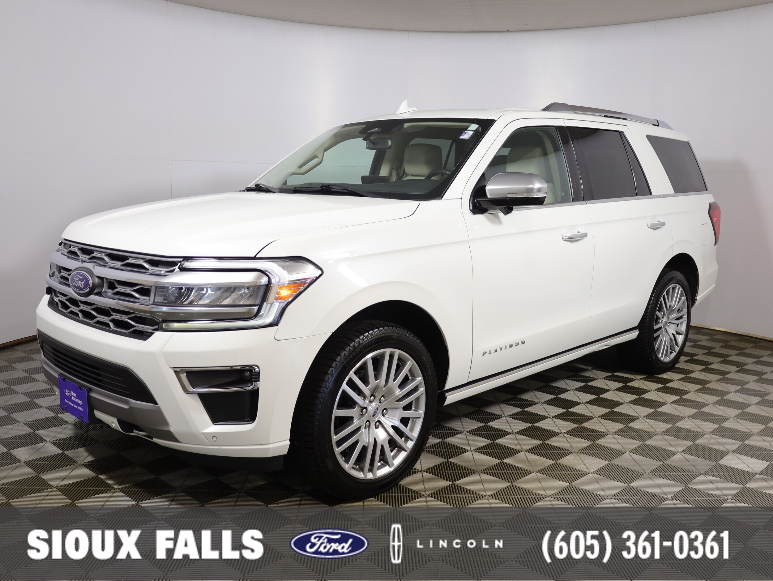 Star White Tri-Coat 2023 Ford Expedition SUV / Crossover Four-Wheel Drive Automatic
