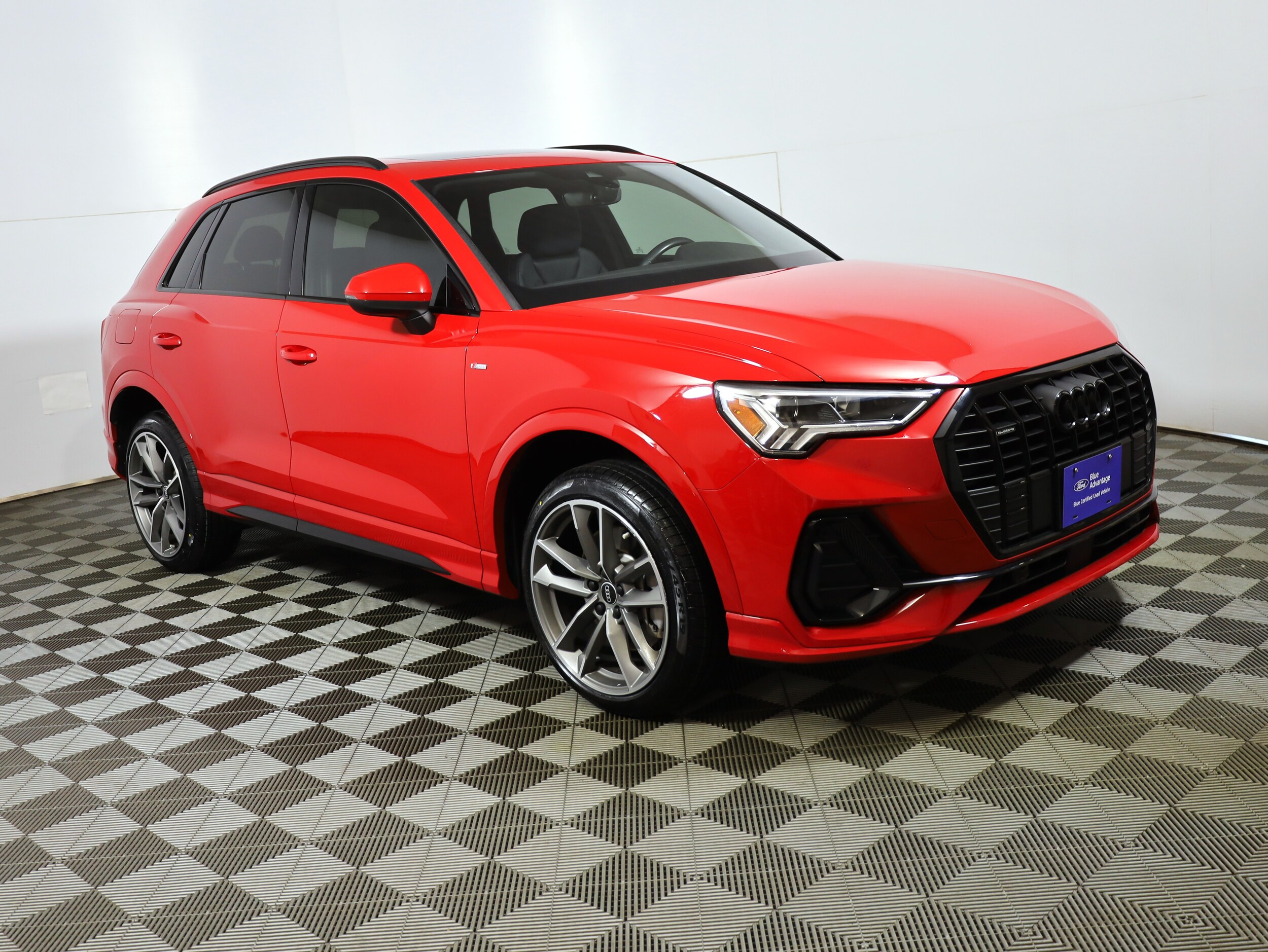 2022 Audi Q3 Premium Plus S line photo 3